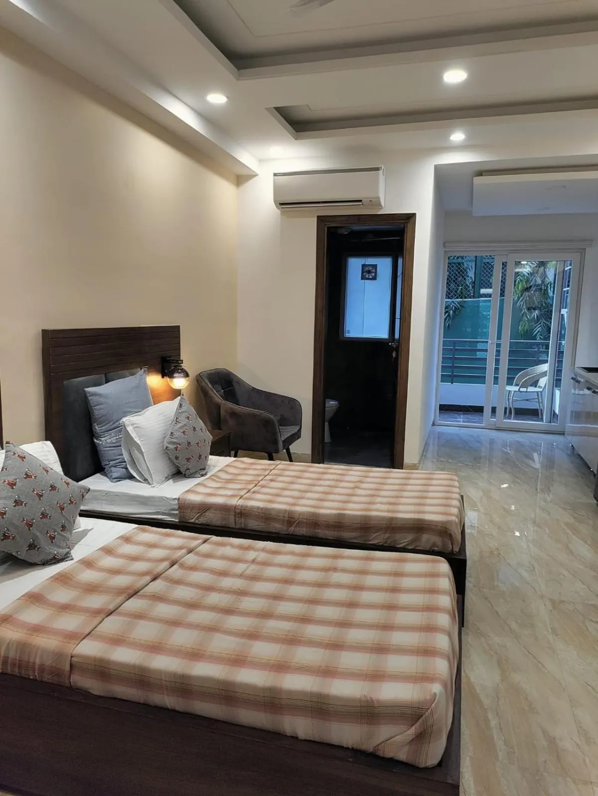 Bedroom, Bed in Perch Service Apartment DLF Cyber City
