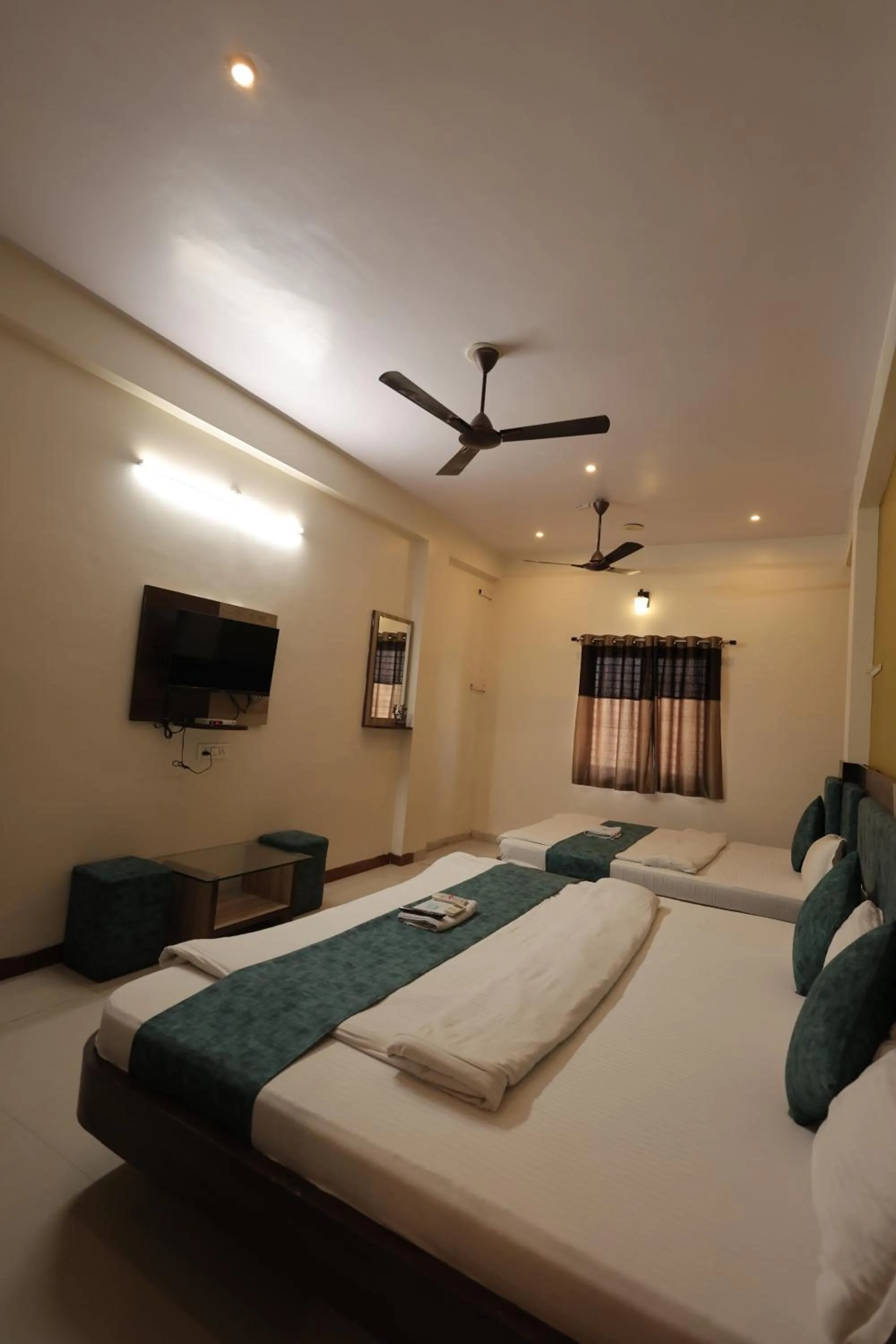 Bed in Hotel Shivalay Palace