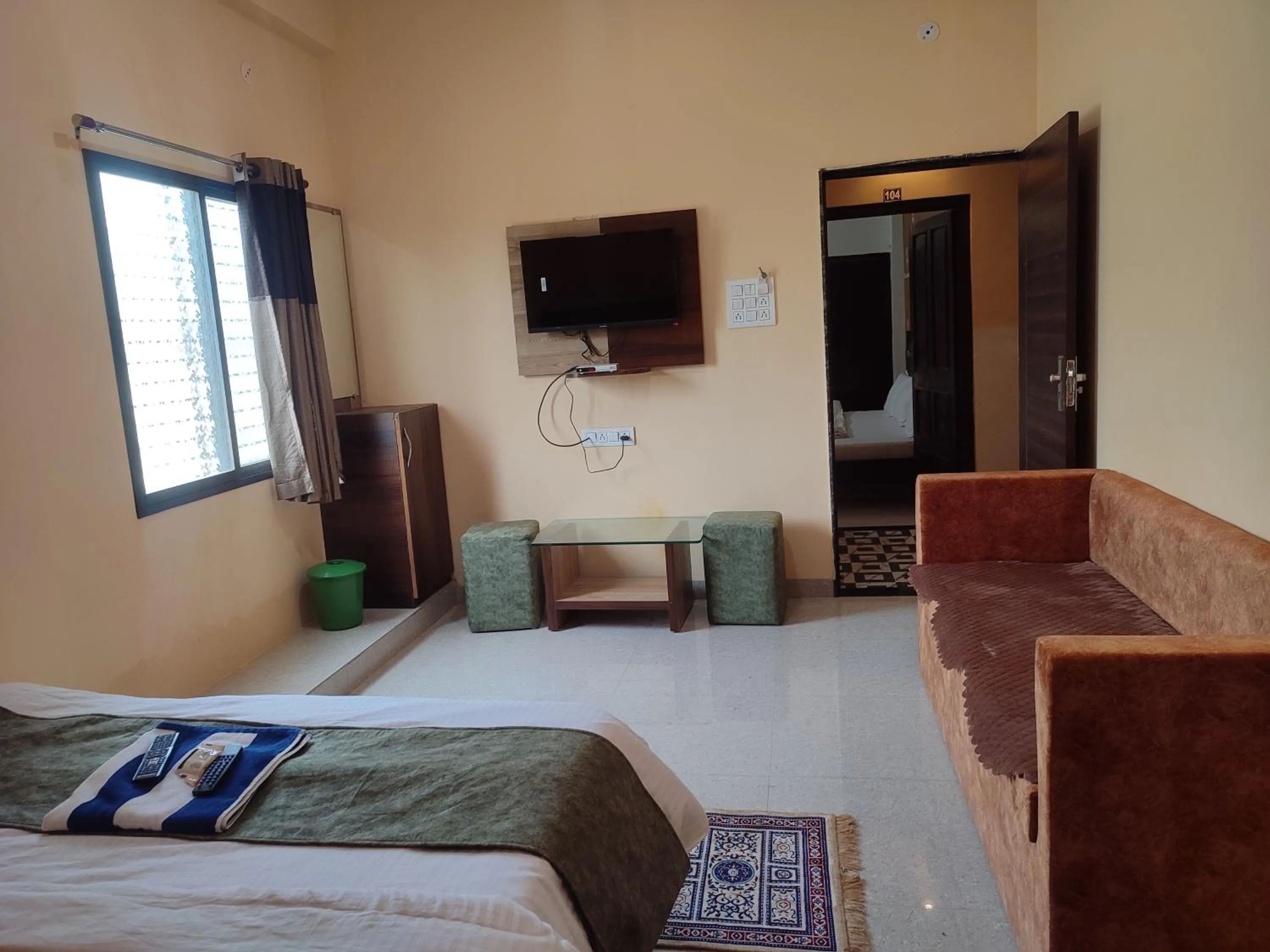 TV and multimedia, Bed in Hotel Shivalay Palace