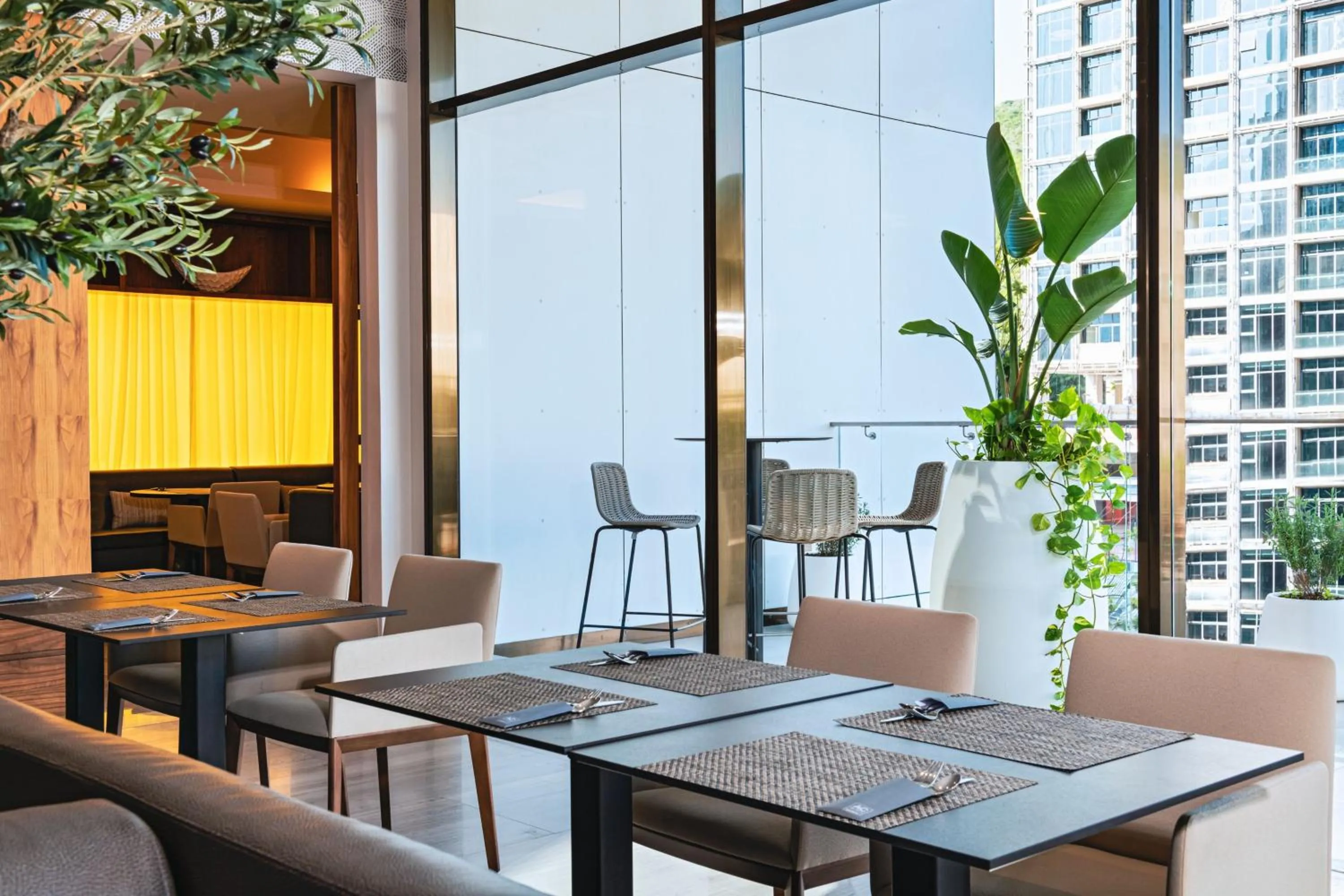 Restaurant/places to eat in AC Hotel by Marriott Monterrey Valle