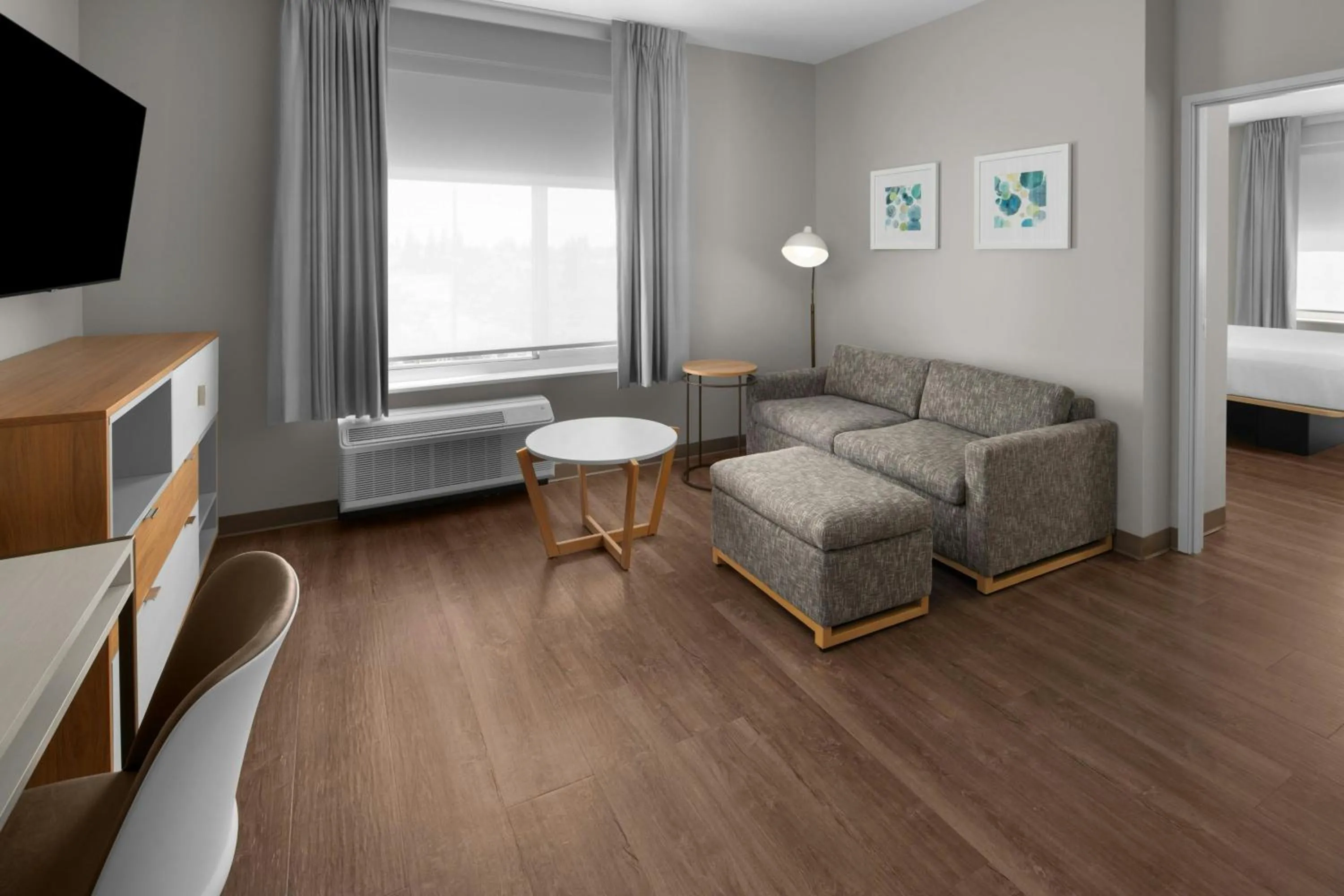 Living room, Bed in TownePlace Suites by Marriott Sacramento Rancho Cordova