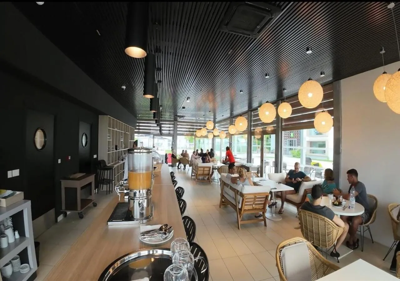 Restaurant/places to eat in Ibis Styles Mayotte Aéroport