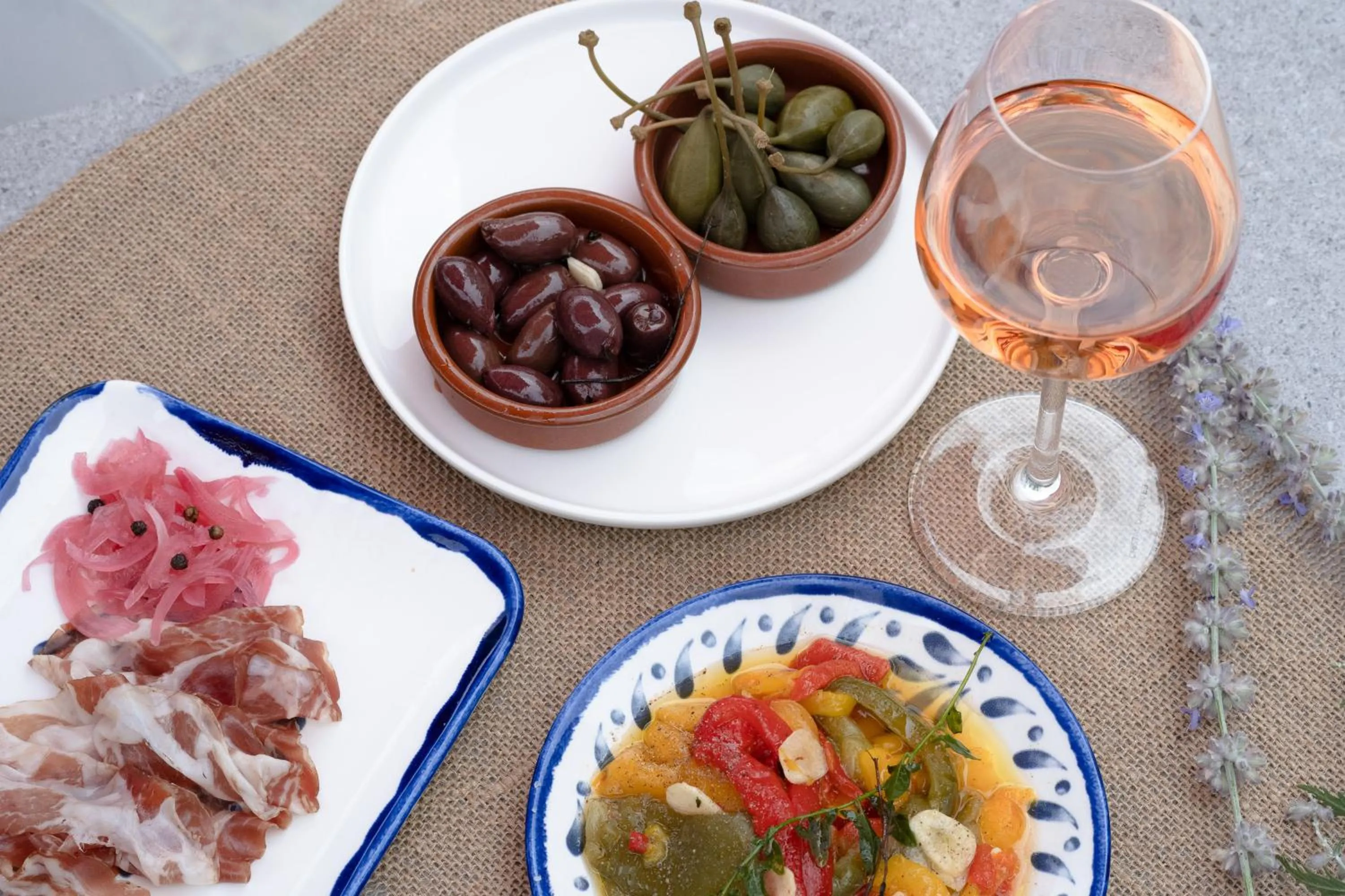 Restaurant/places to eat in ibis Styles Montauban