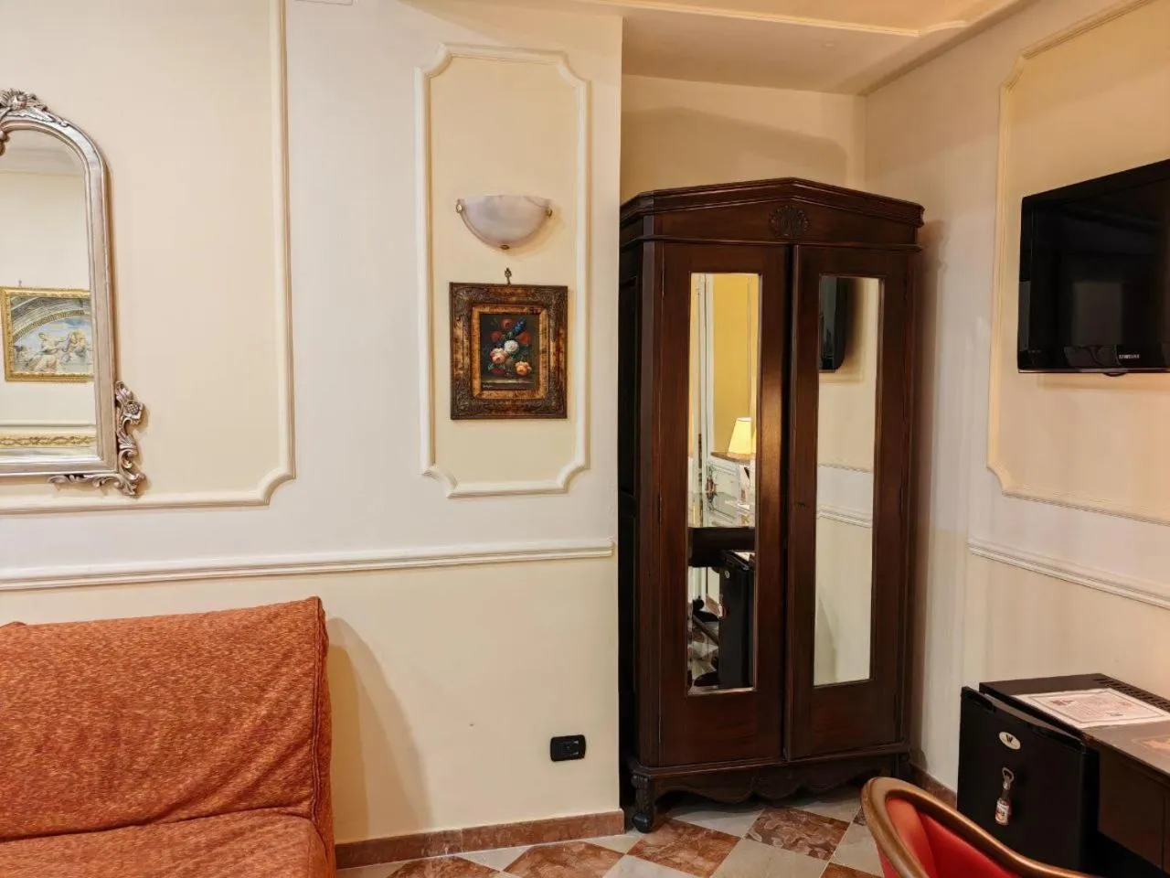 TV and multimedia in Hotel Trinacria