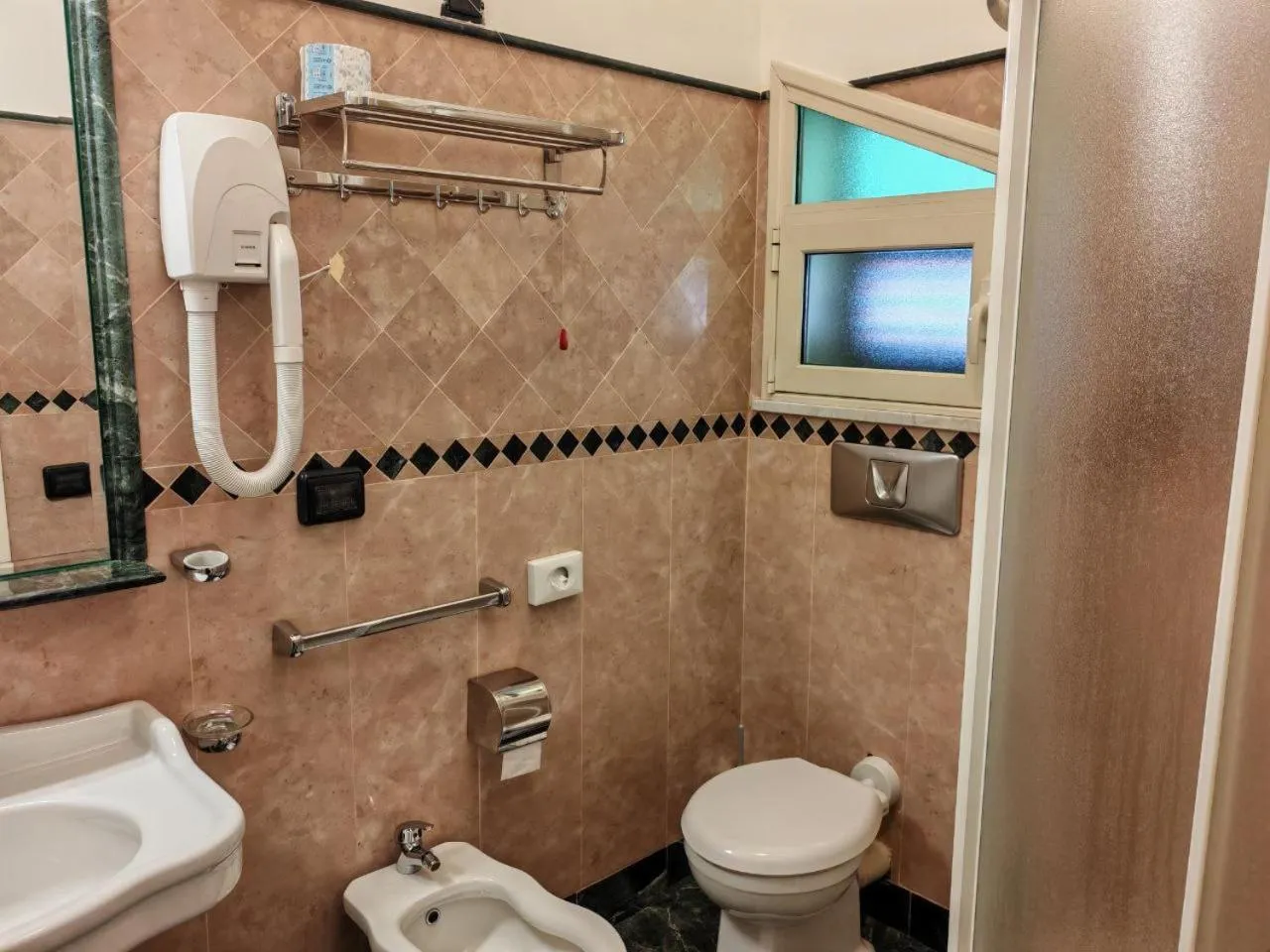 Shower in Hotel Trinacria