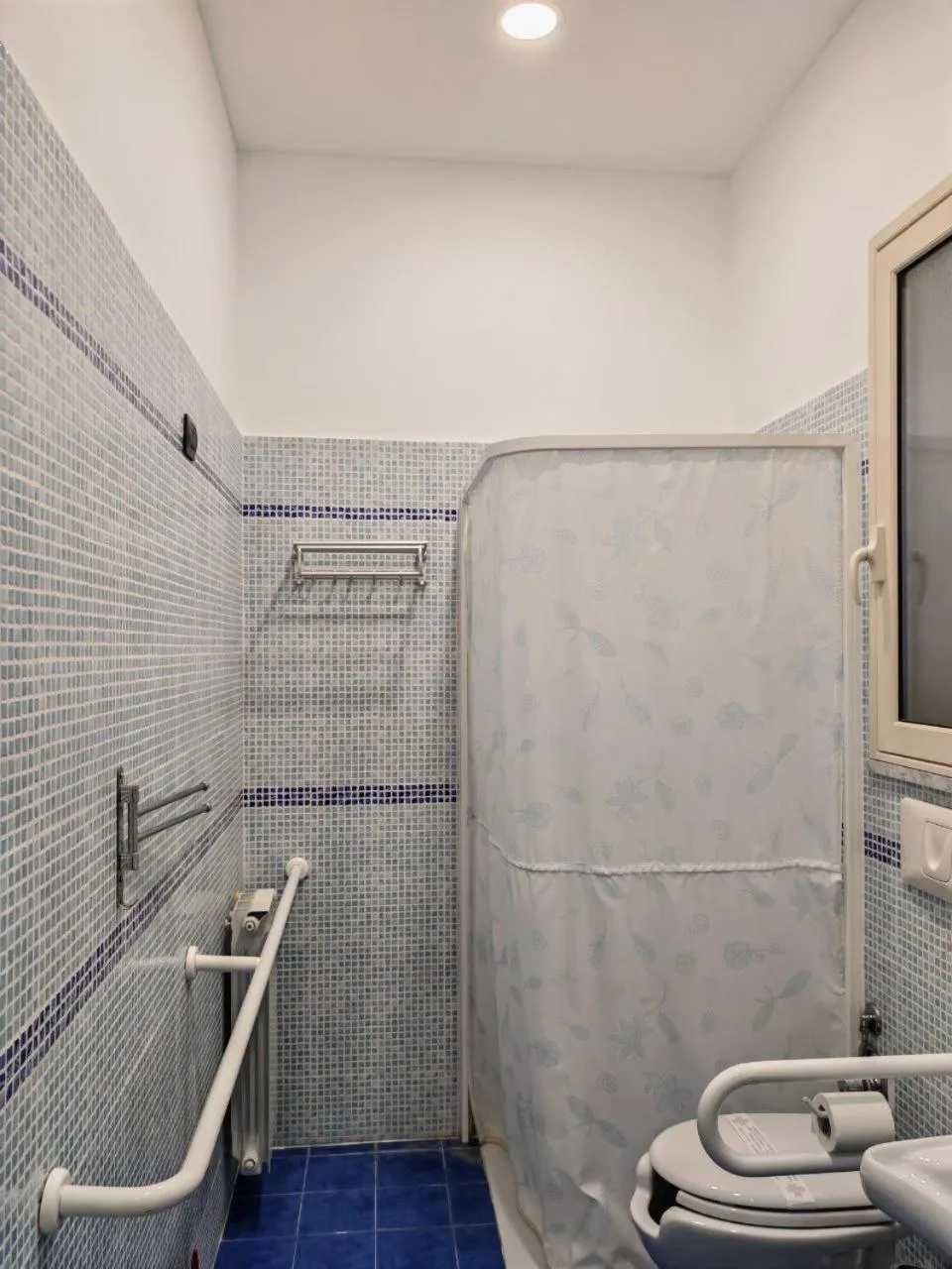 Shower in Hotel Trinacria