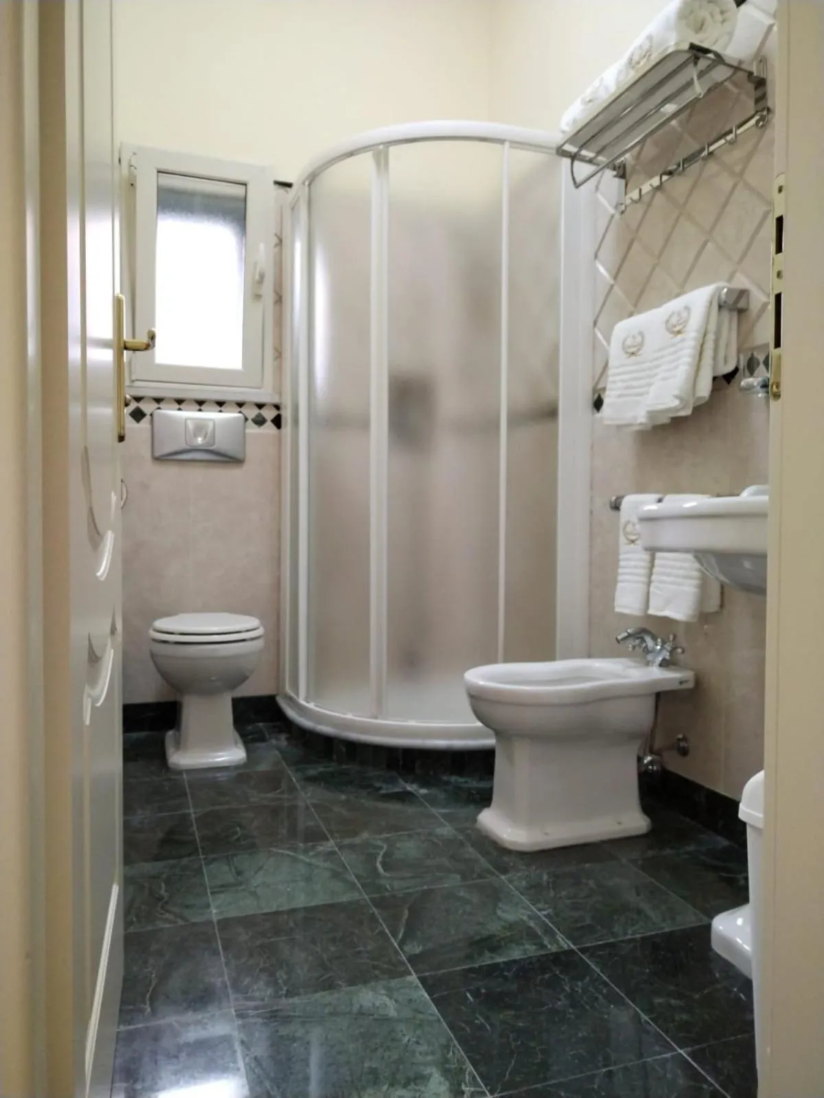 Bathroom in Hotel Trinacria