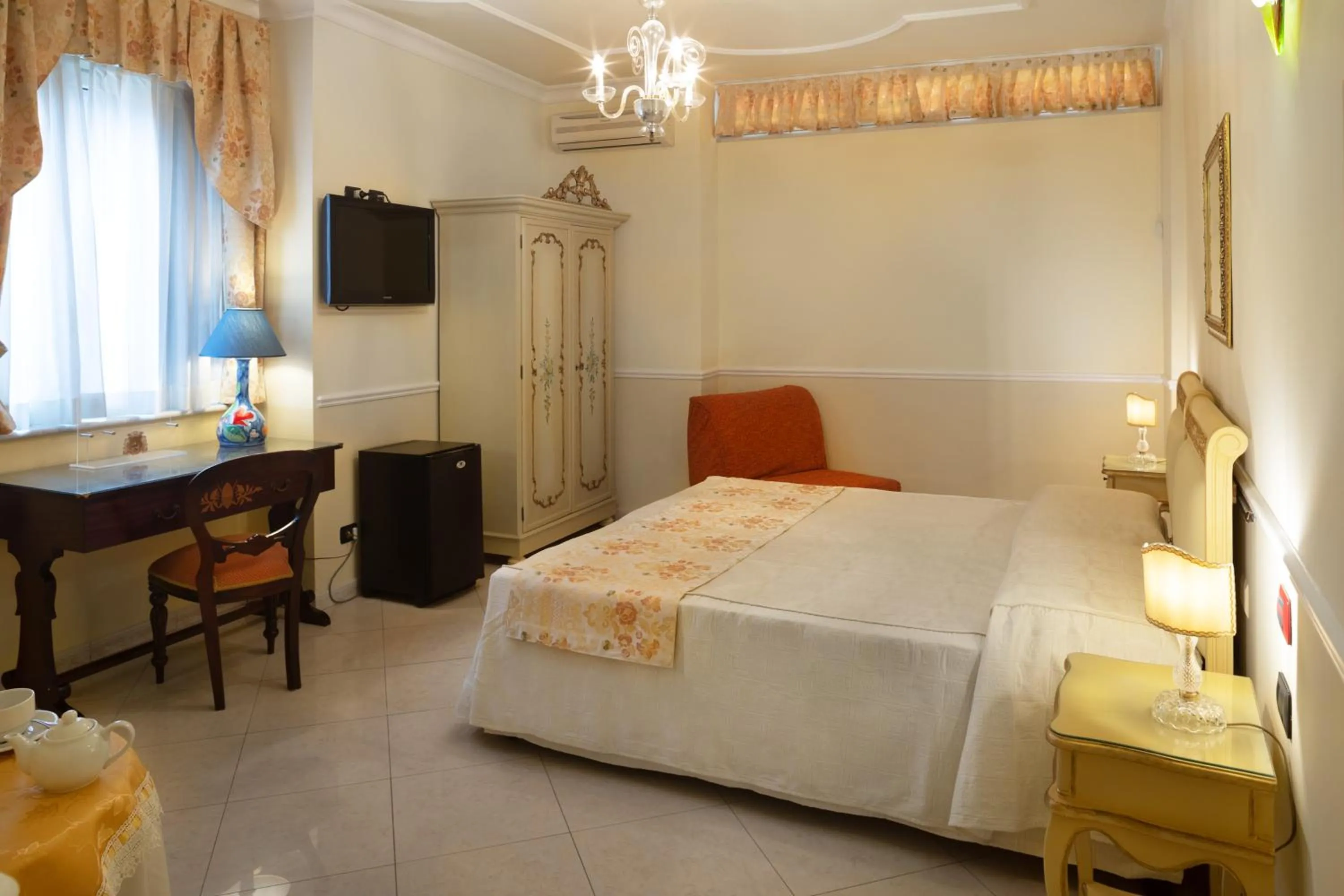 Photo of the whole room, Bed in Hotel Trinacria