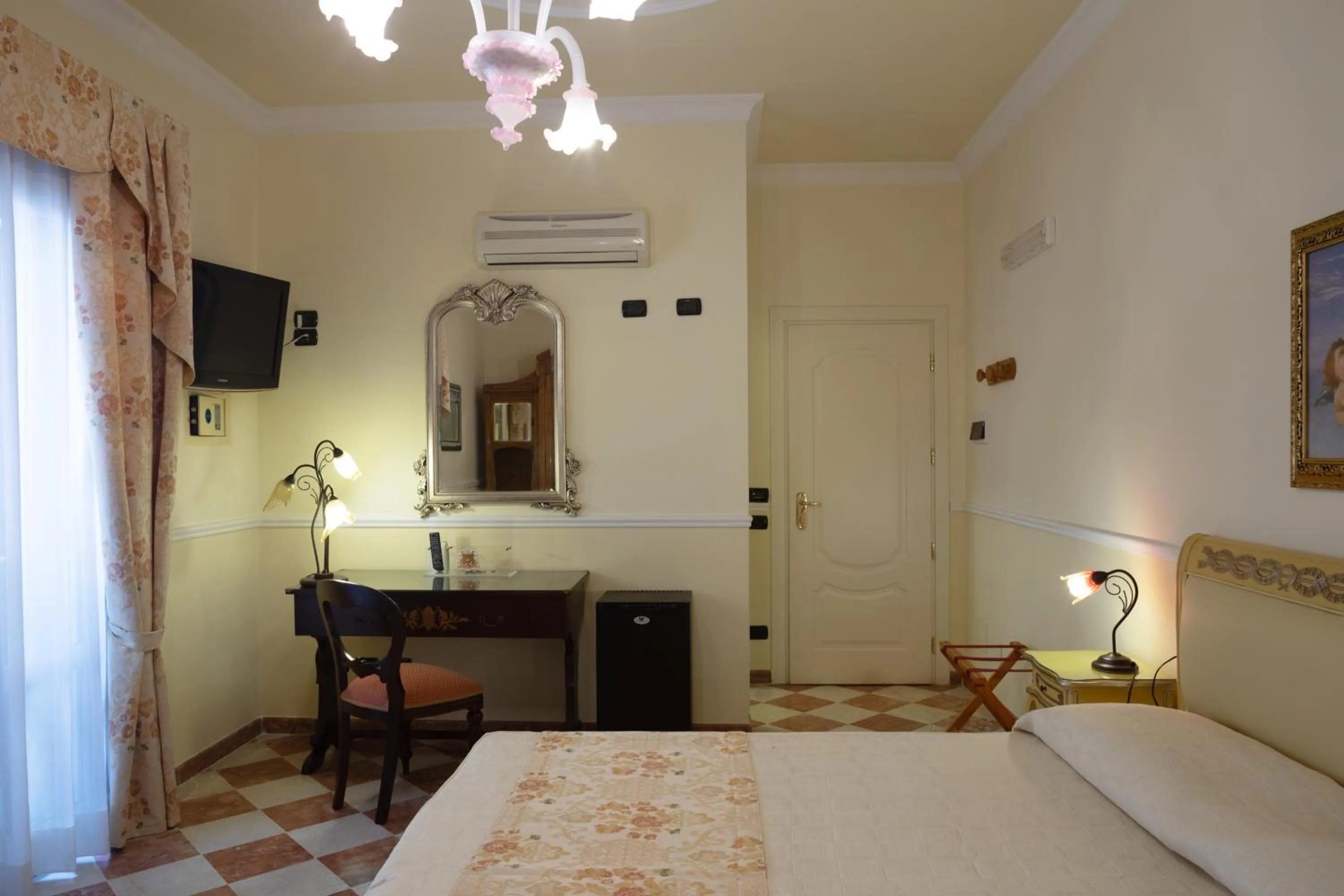 Photo of the whole room, Bed in Hotel Trinacria