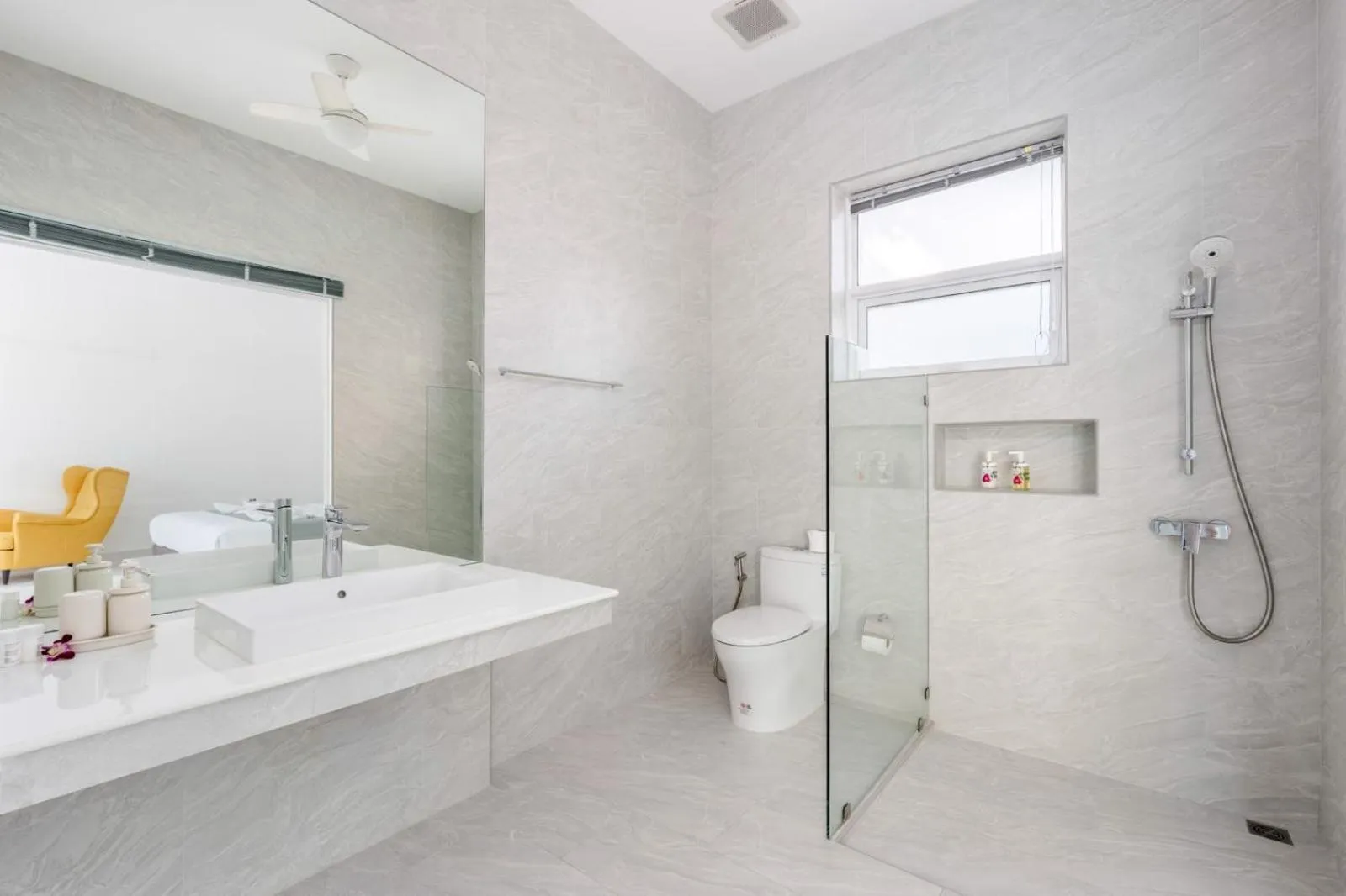 Shower in Bougain Villas