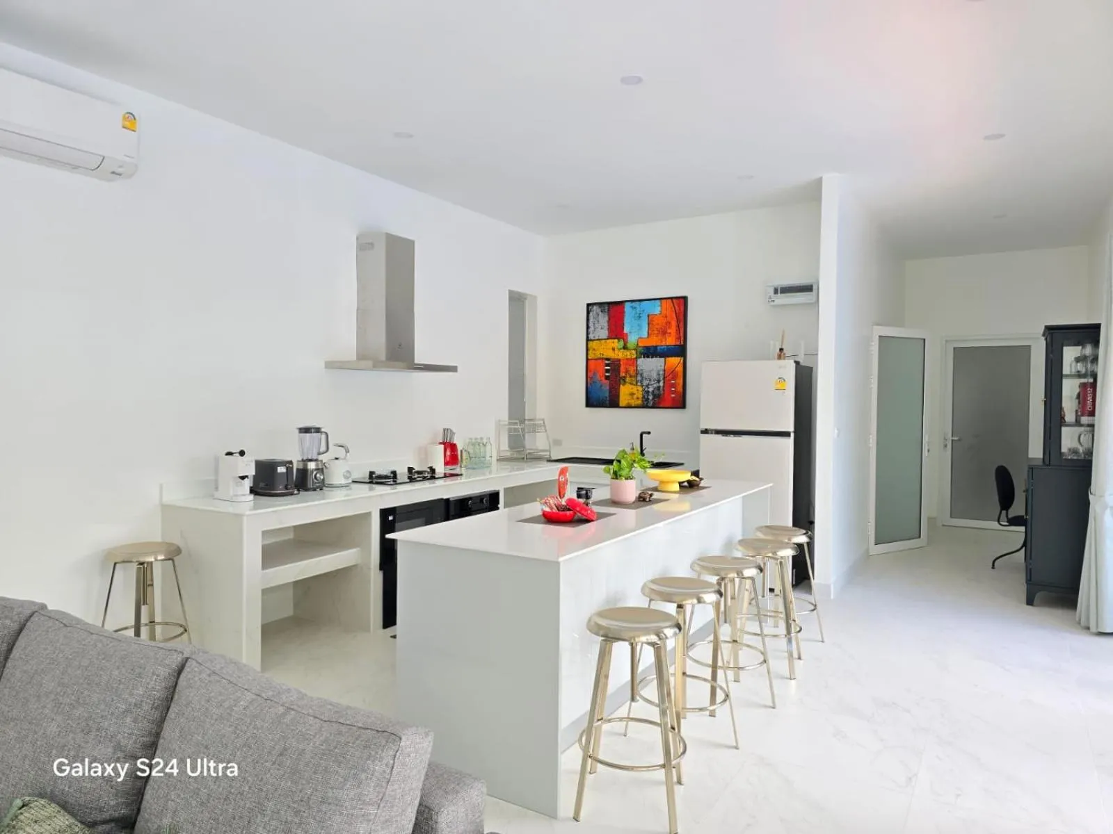 Kitchen or kitchenette in Bougain Villas