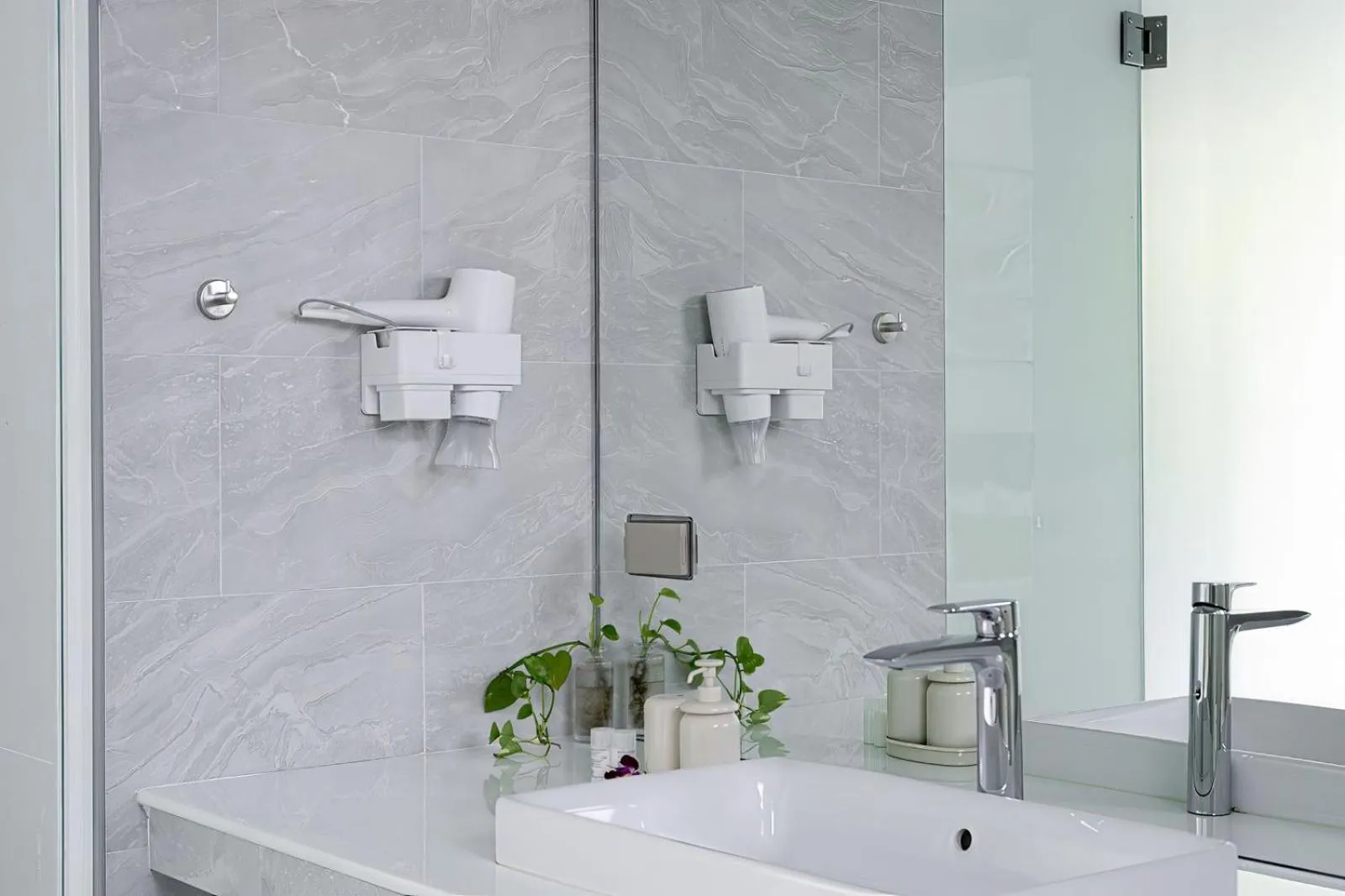 Bathroom in Bougain Villas