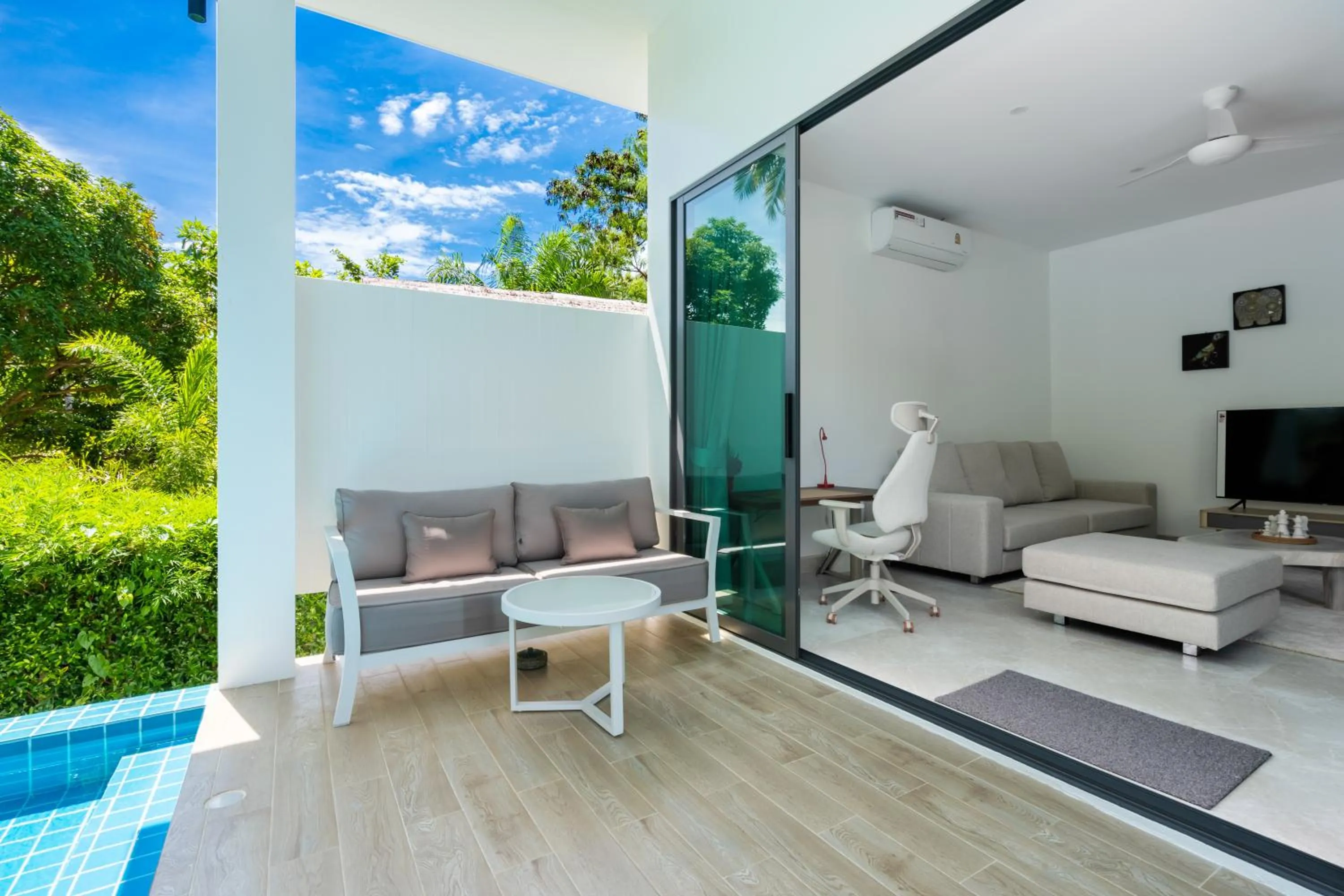 Patio in Bougain Villas