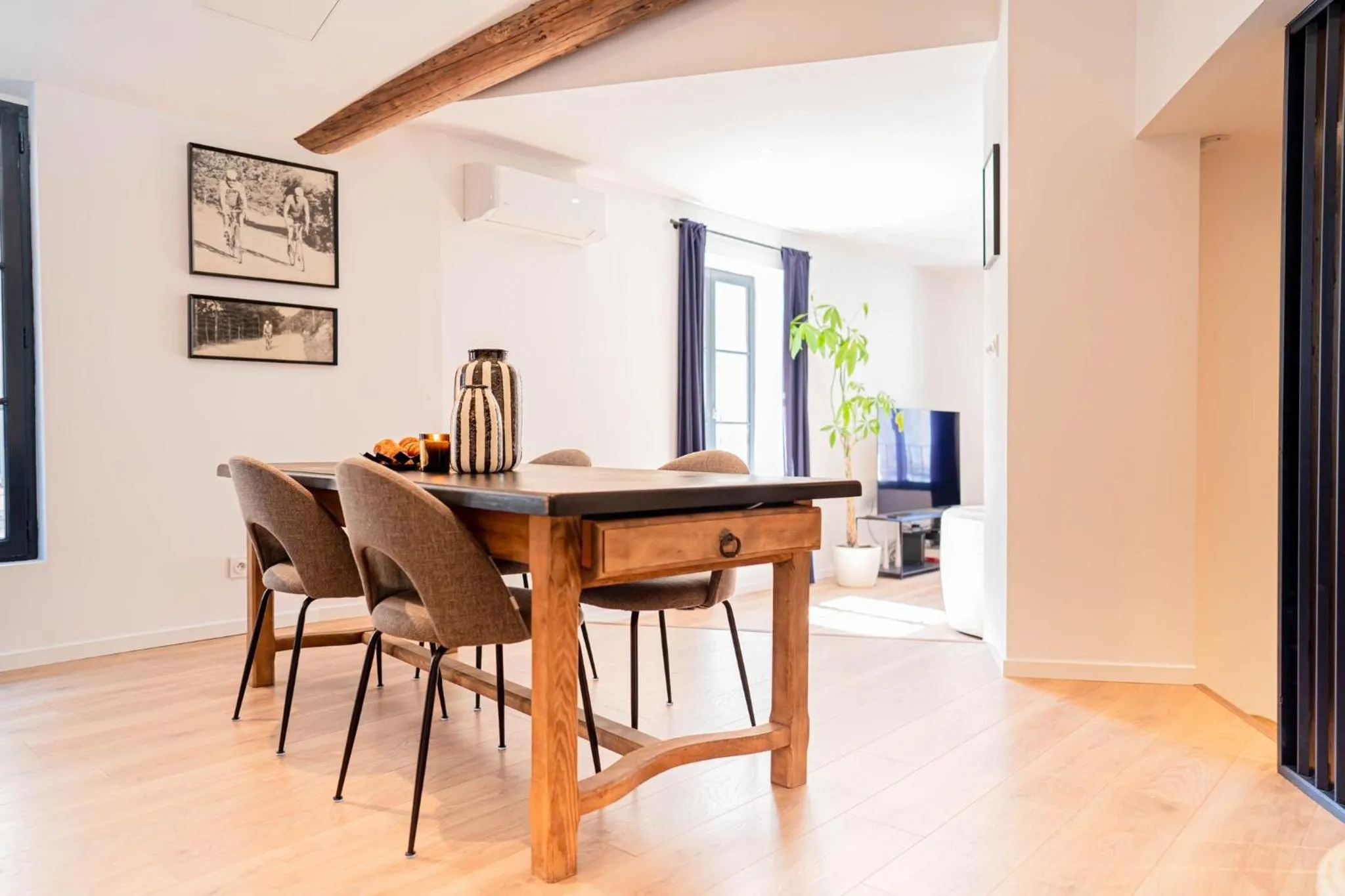 Living room in Centre historique coeur du quartier Vernet 100 m²
