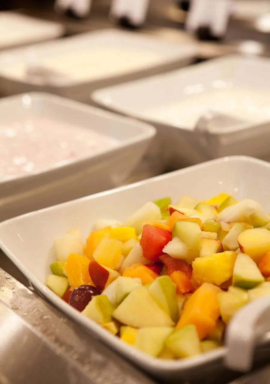 Restaurant/places to eat in Holiday Inn Express - Düsseldorf Airport