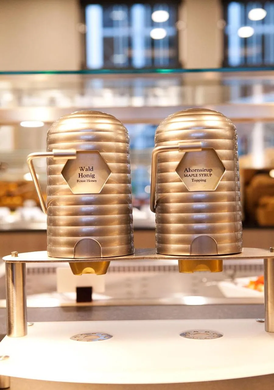 Food and drinks in Holiday Inn Express - Düsseldorf Airport