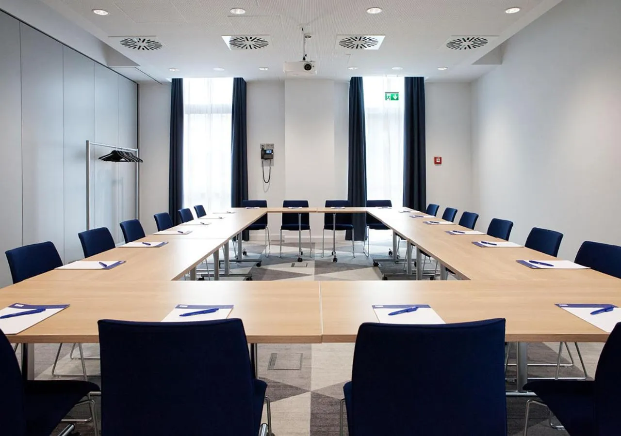 Meeting/conference room in Holiday Inn Express - Düsseldorf Airport