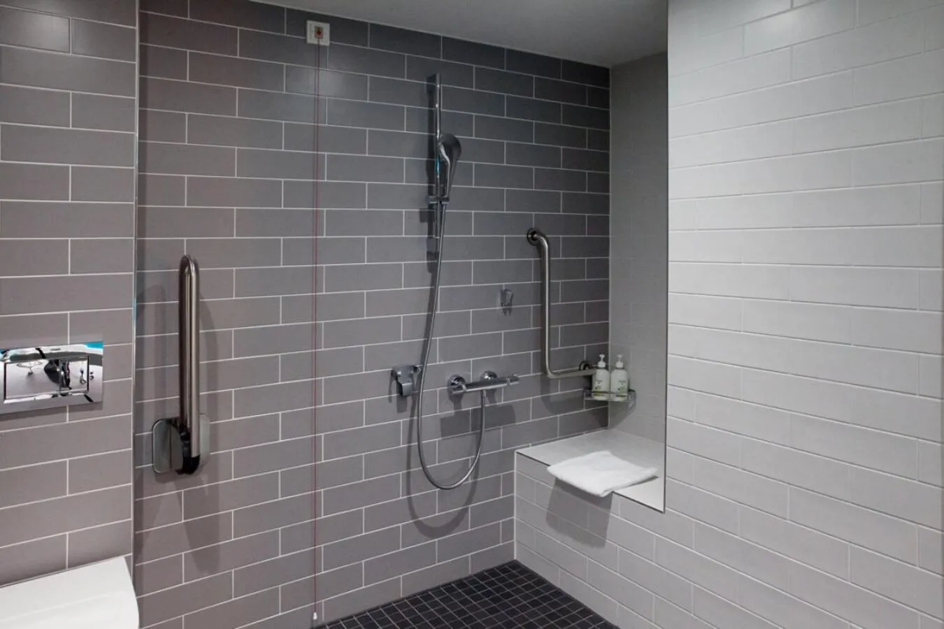 Shower in Holiday Inn Express - Remscheid