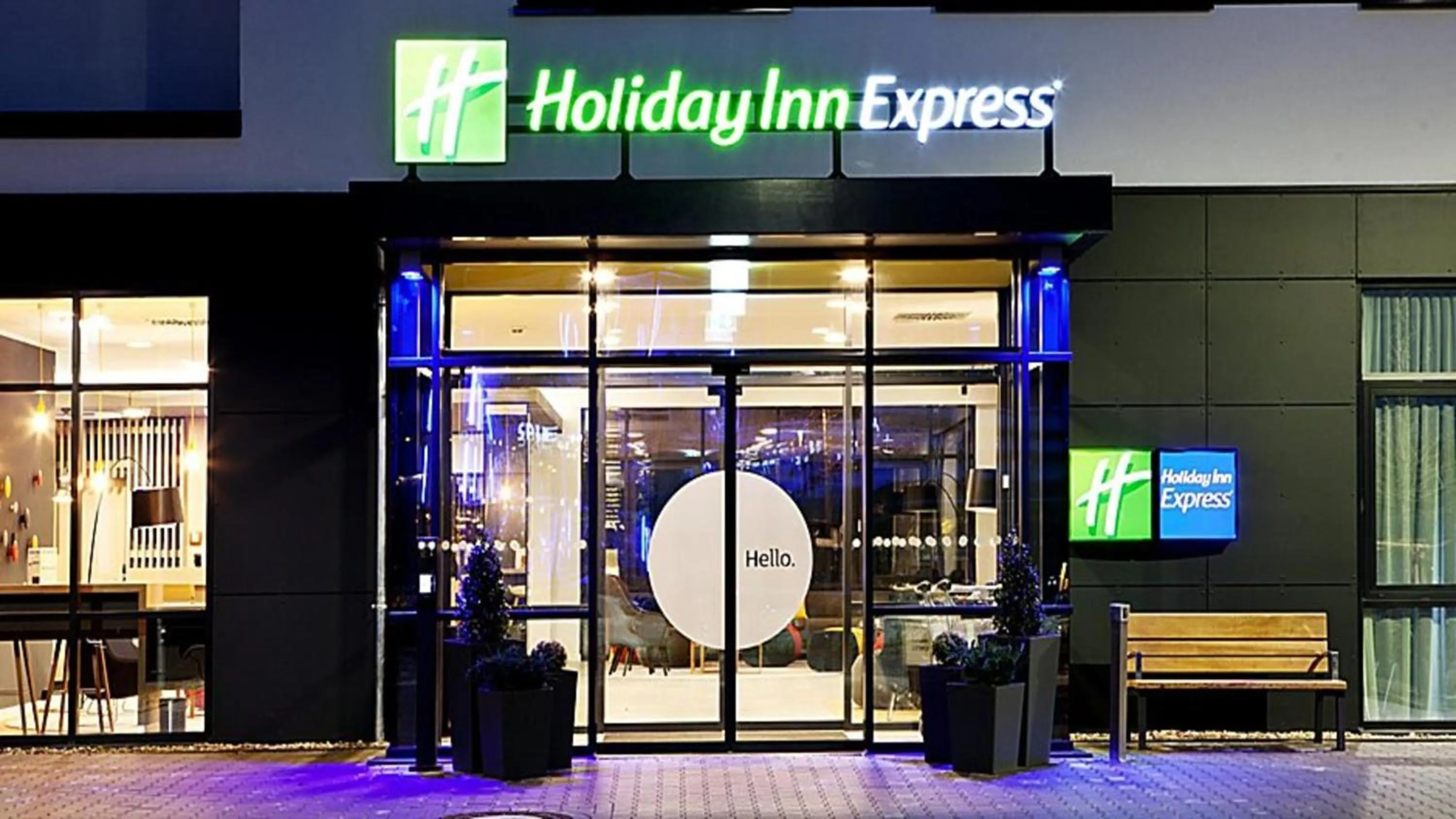 Property building in Holiday Inn Express - Remscheid