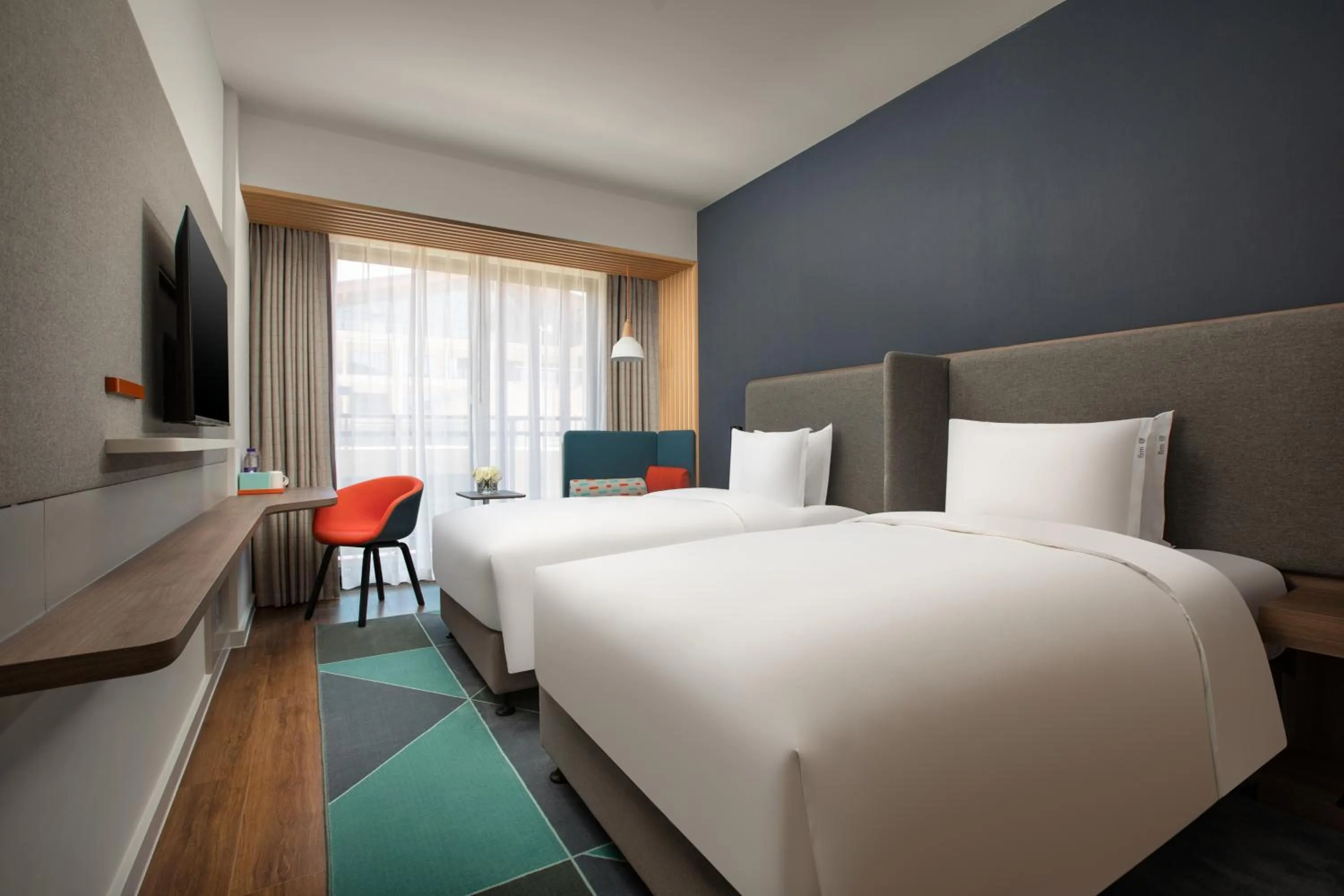 Photo of the whole room, Bed in Holiday Inn Express Guiyang Qingyan by IHG