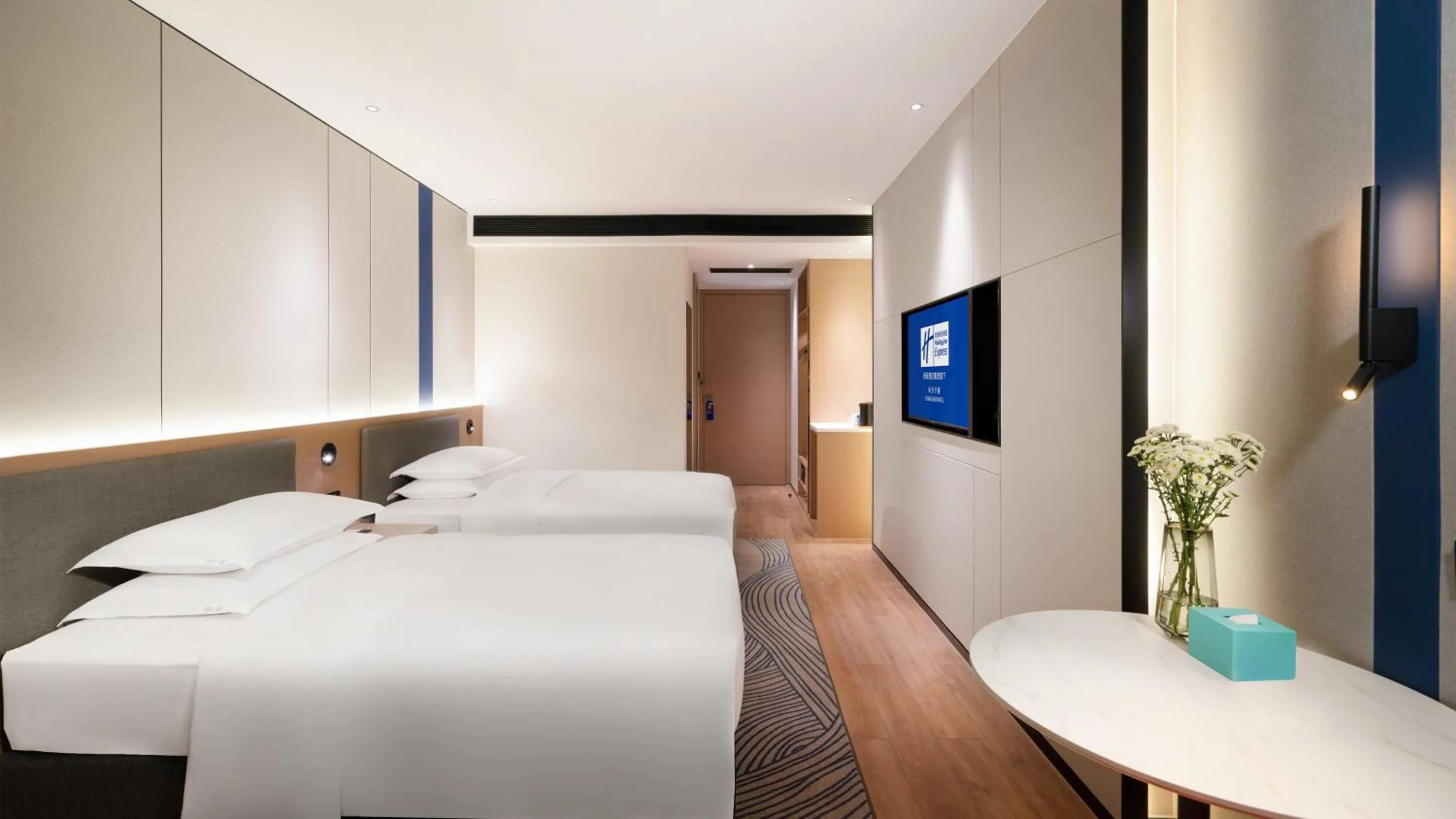 Photo of the whole room, Bed in Holiday Inn Express Changsha Kaifu by IHG
