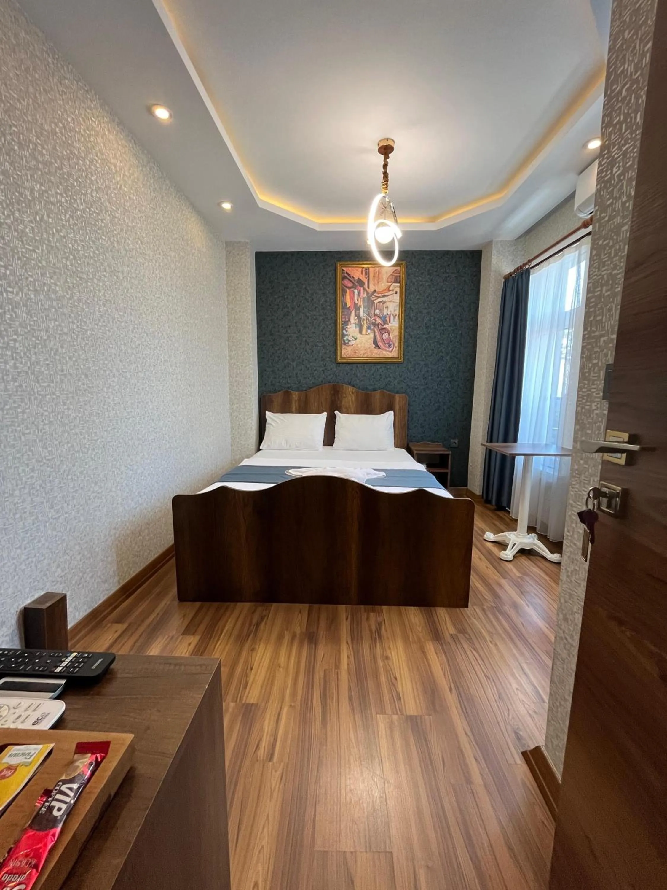 Photo of the whole room, Bed in Aras Boutique Hotel & Suites