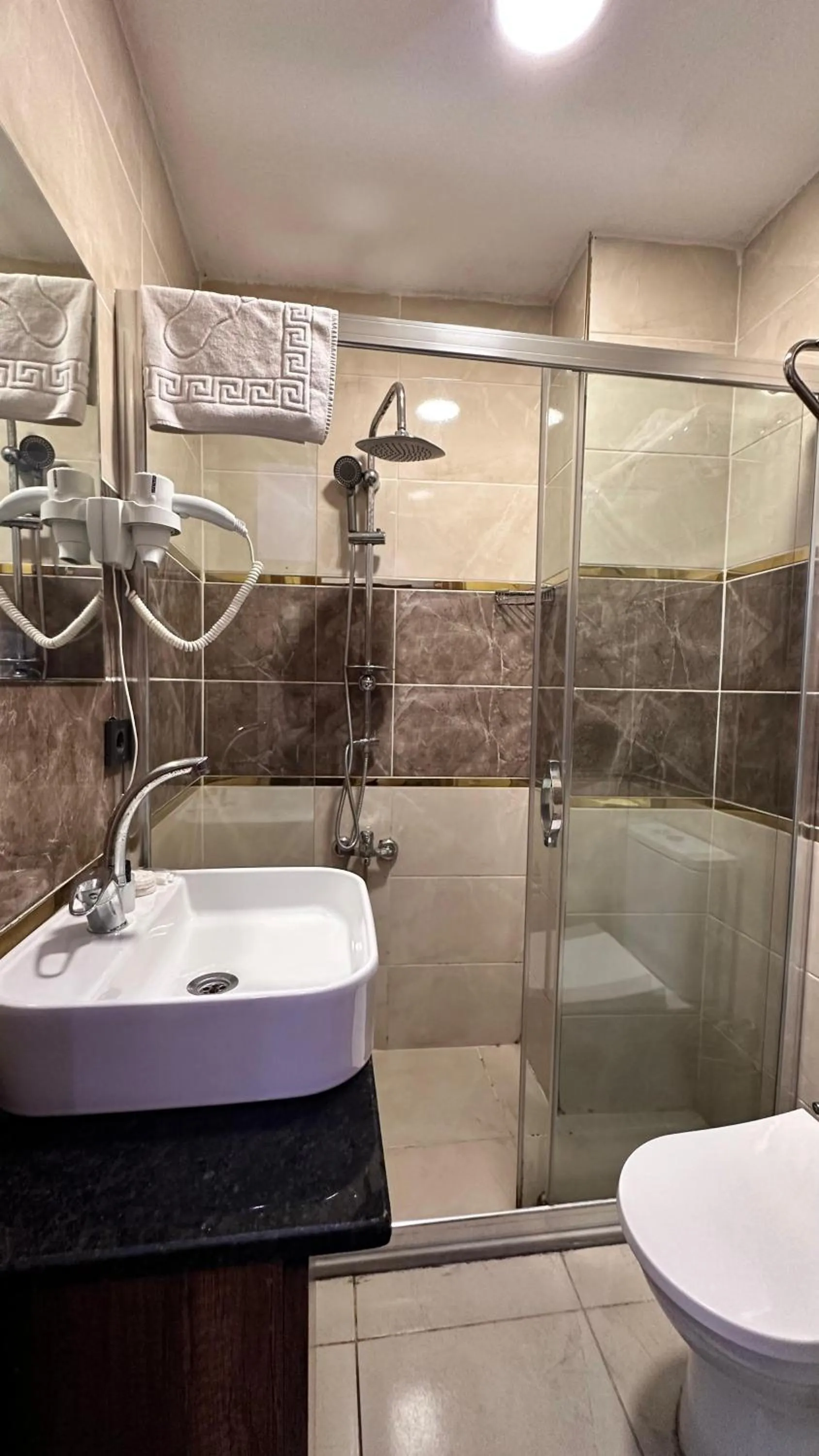 Shower in Aras Boutique Hotel & Suites