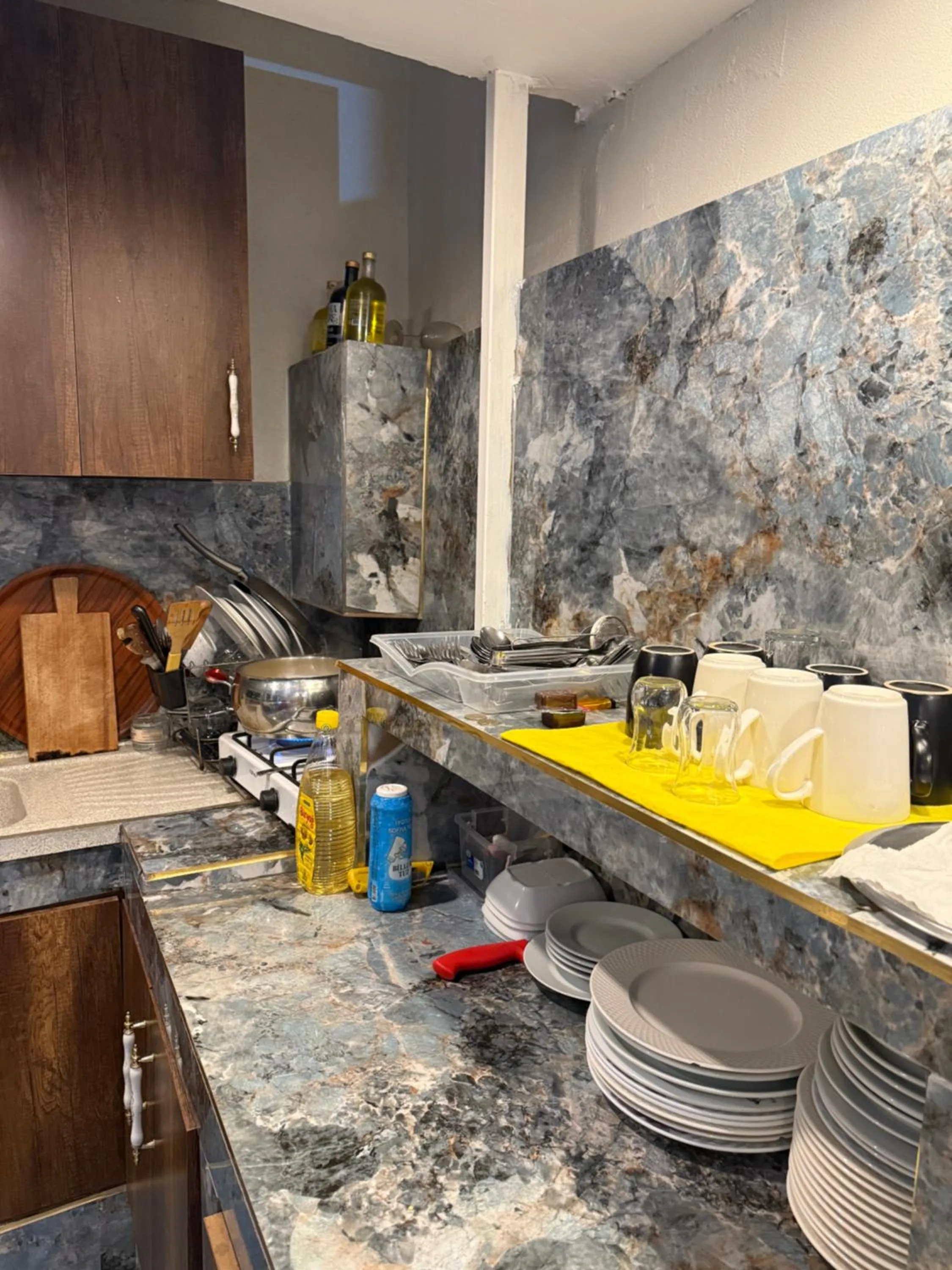 Kitchen or kitchenette in La Vien Hotel Old City