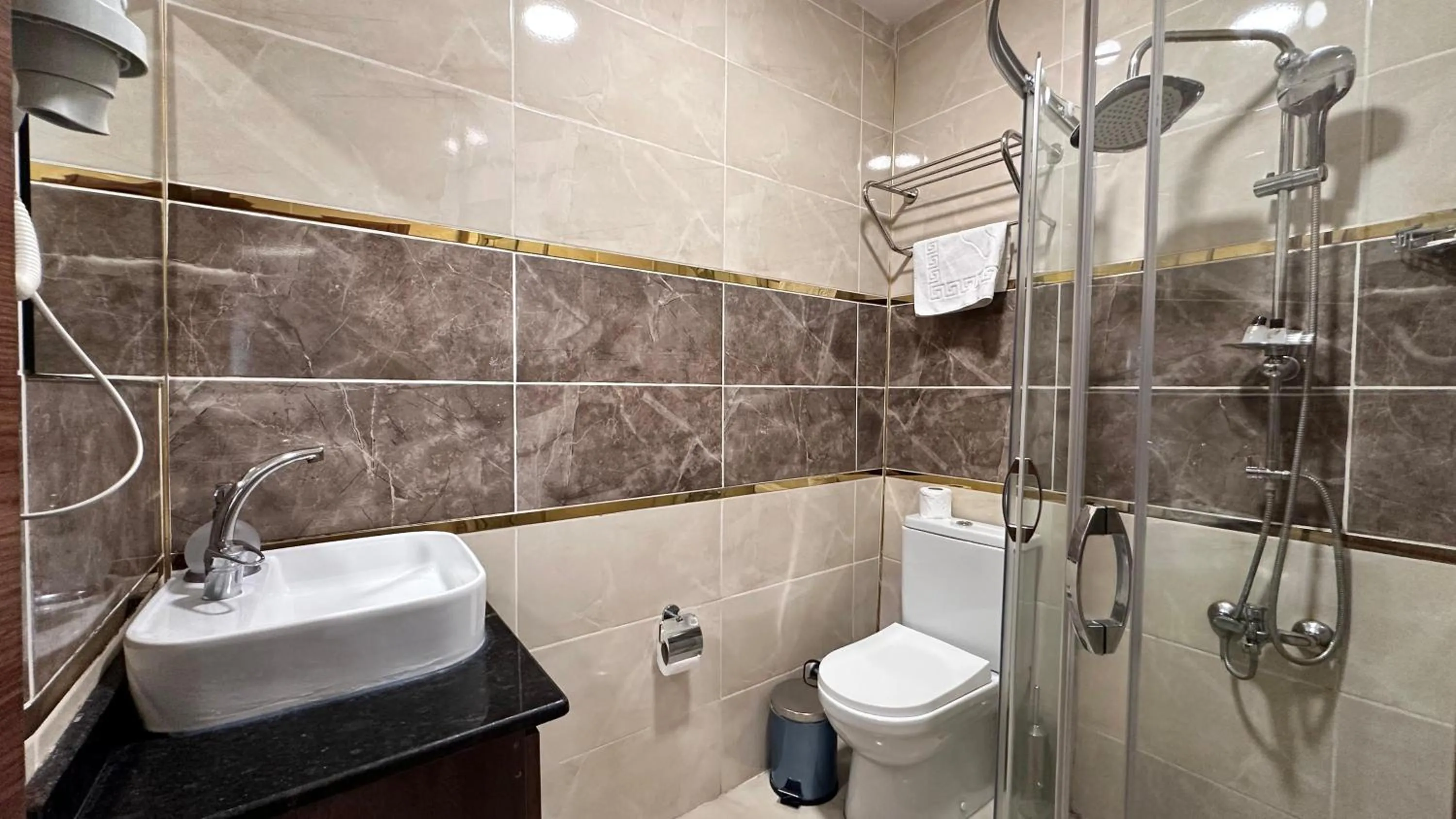 Shower in Aras Boutique Hotel & Suites