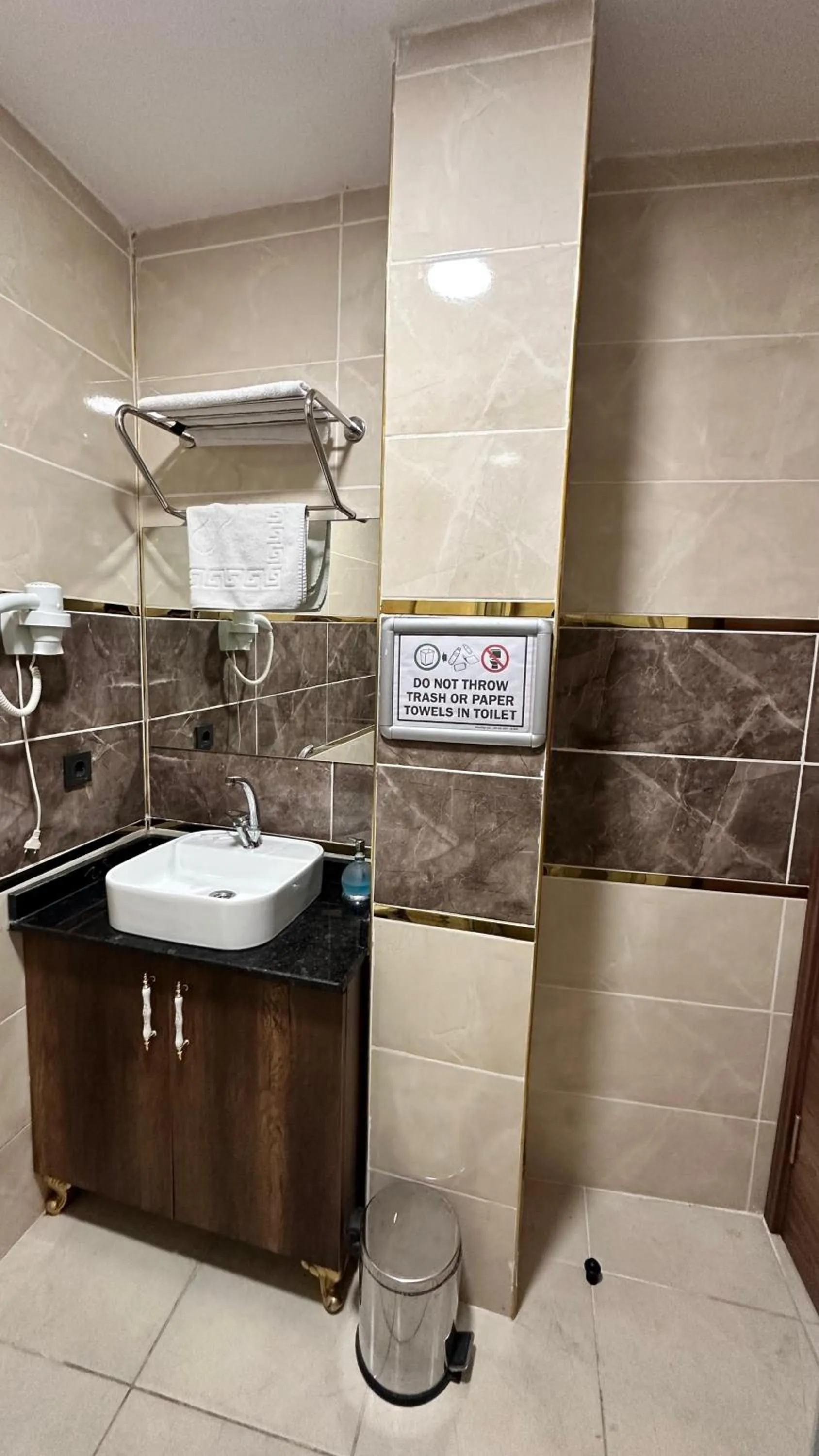 Shower in Aras Boutique Hotel & Suites