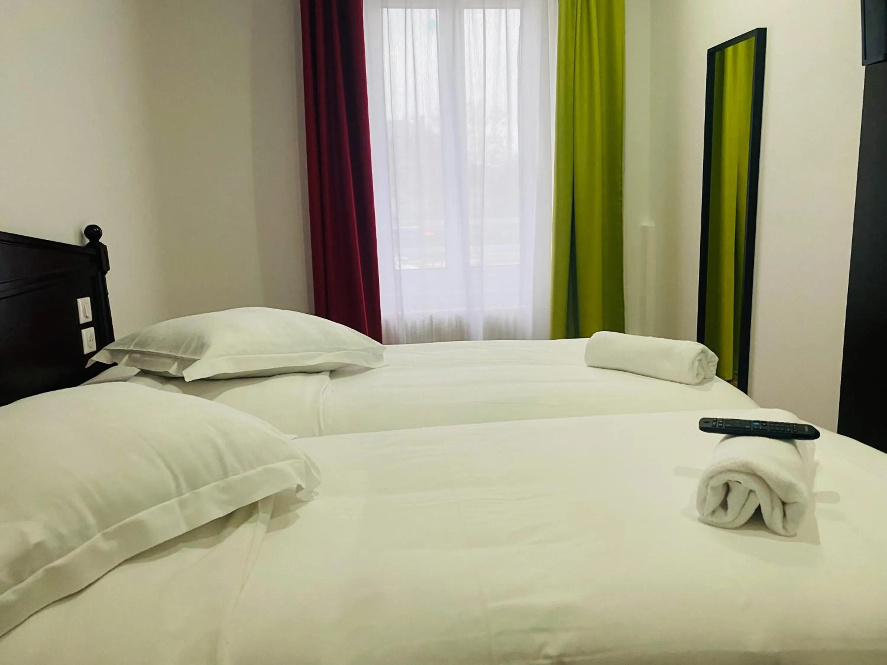 Bed in Enzo Hotels Limoges Centre Jourdan by Kyriad Direct