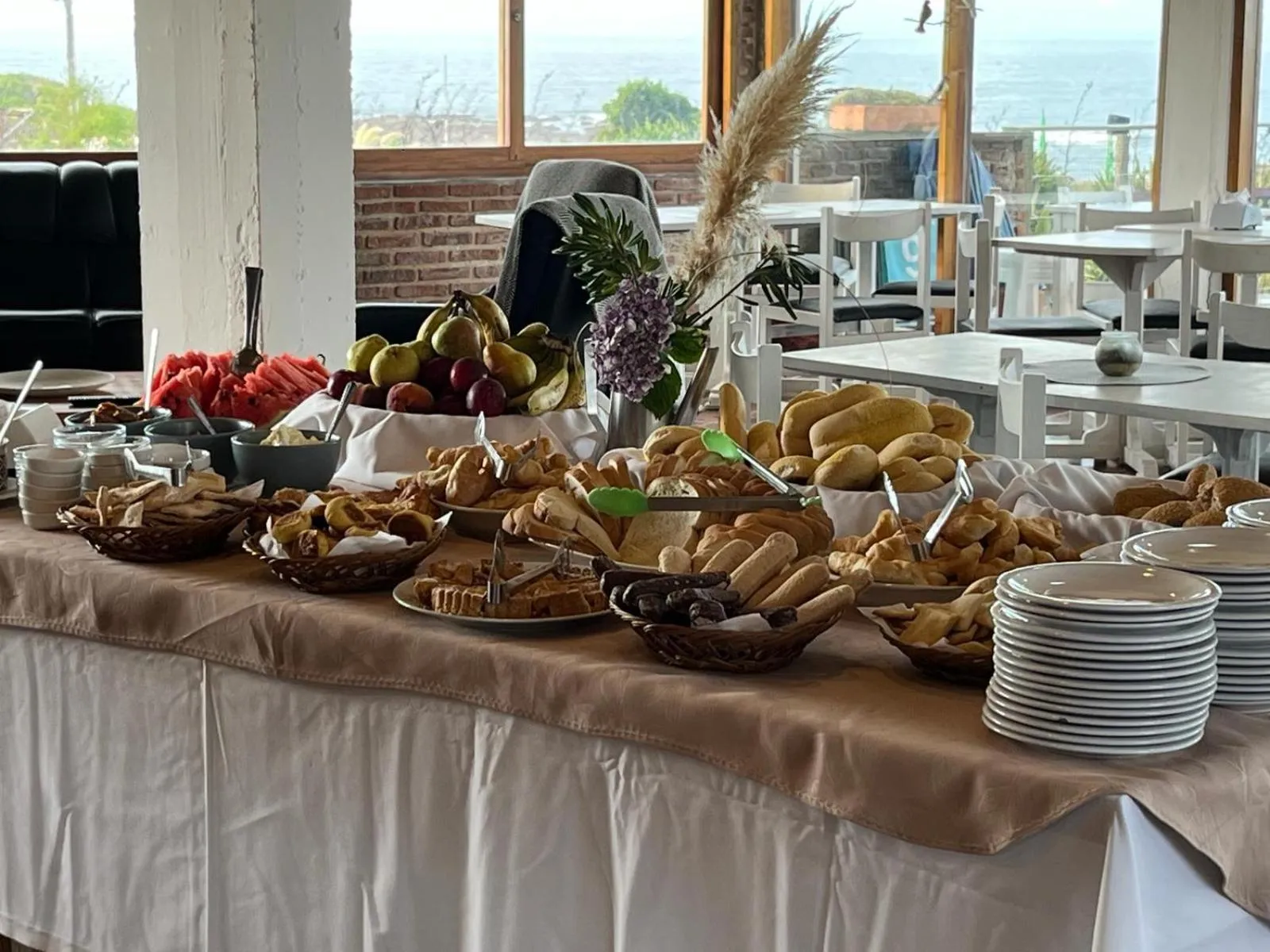 Breakfast in Portobello Suites Hotel