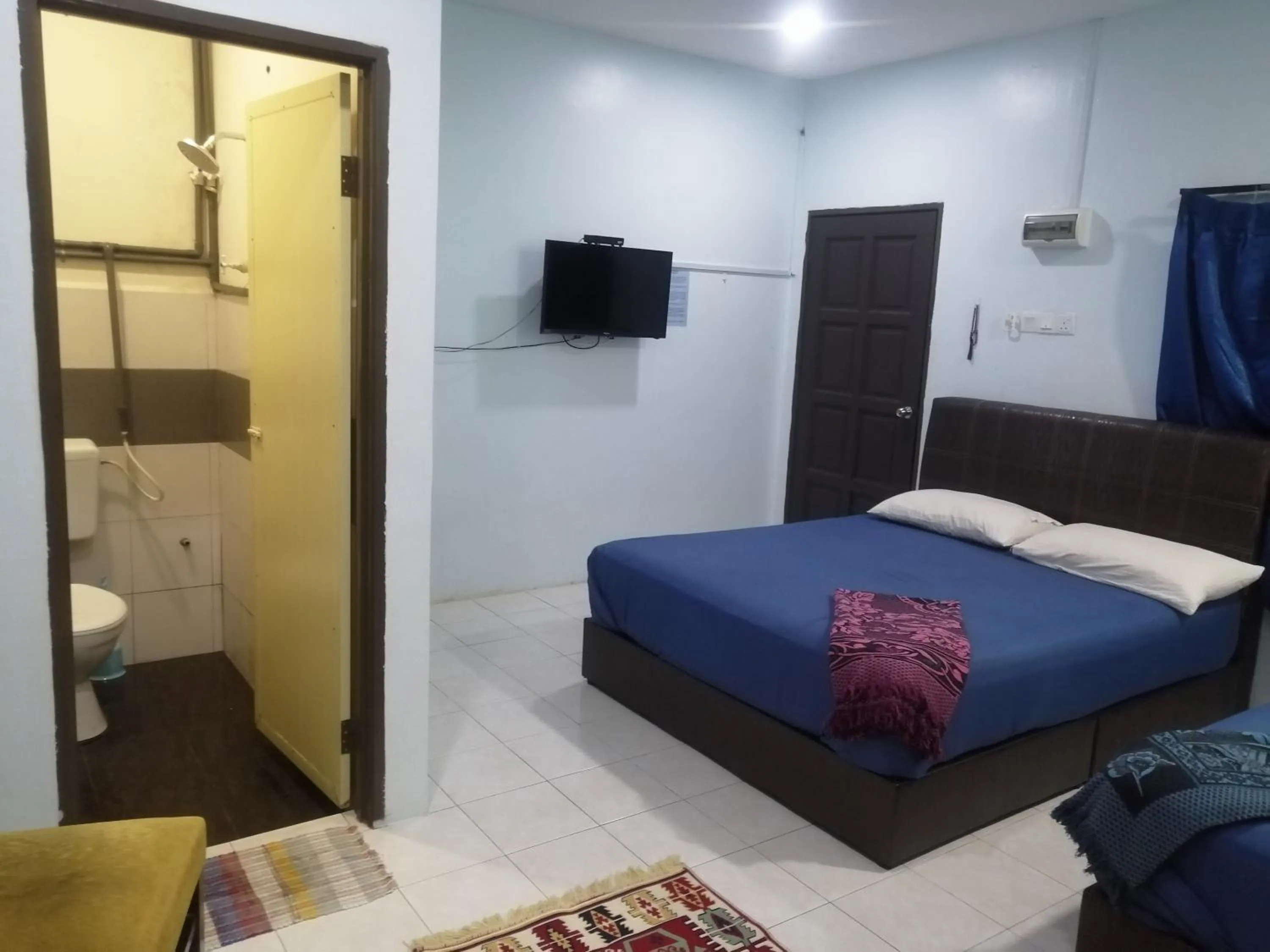 Shower, Bed in Kamar Musafir MMS