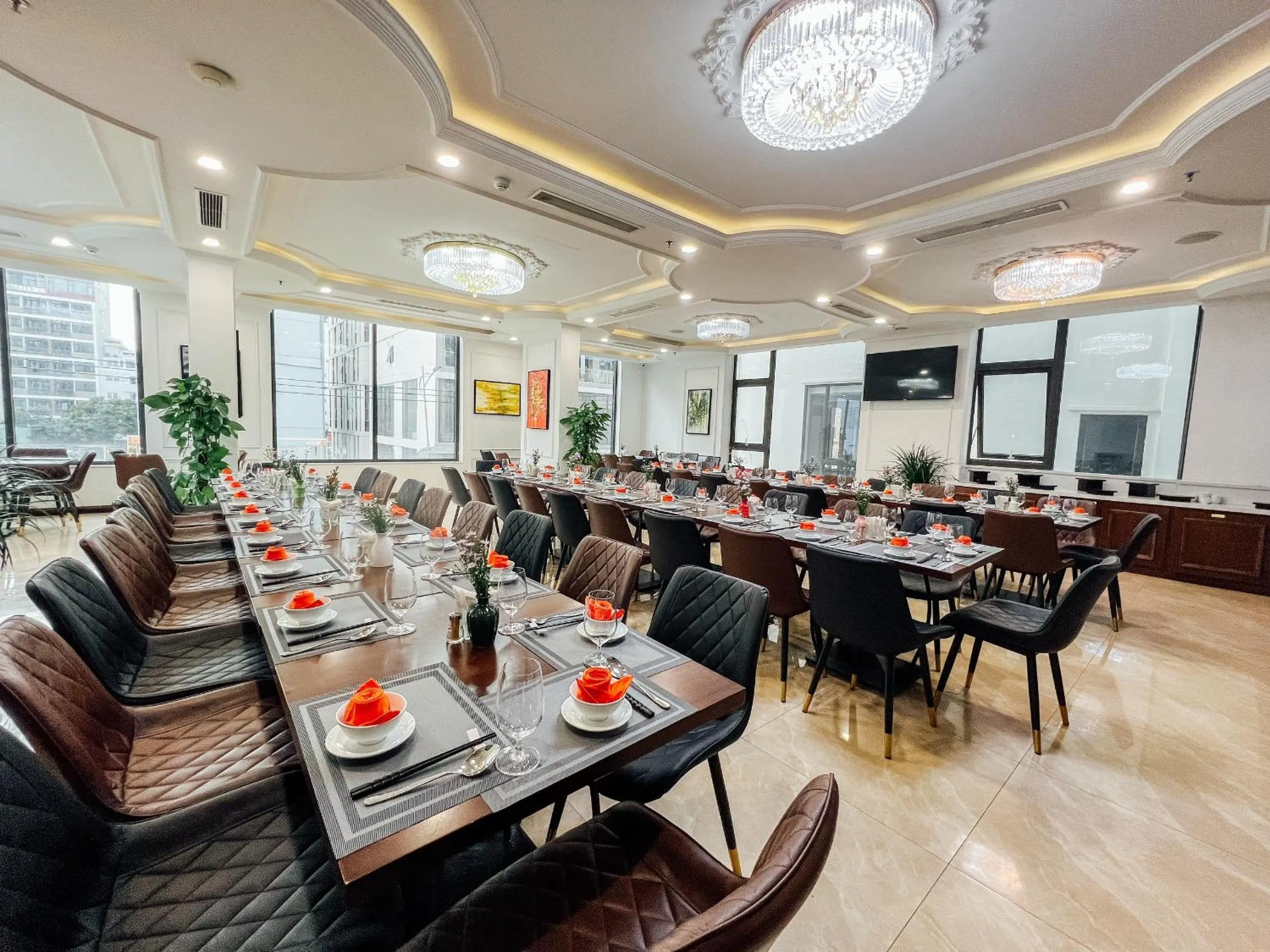 Restaurant/places to eat in The Sail Hotel - My Khe Beach