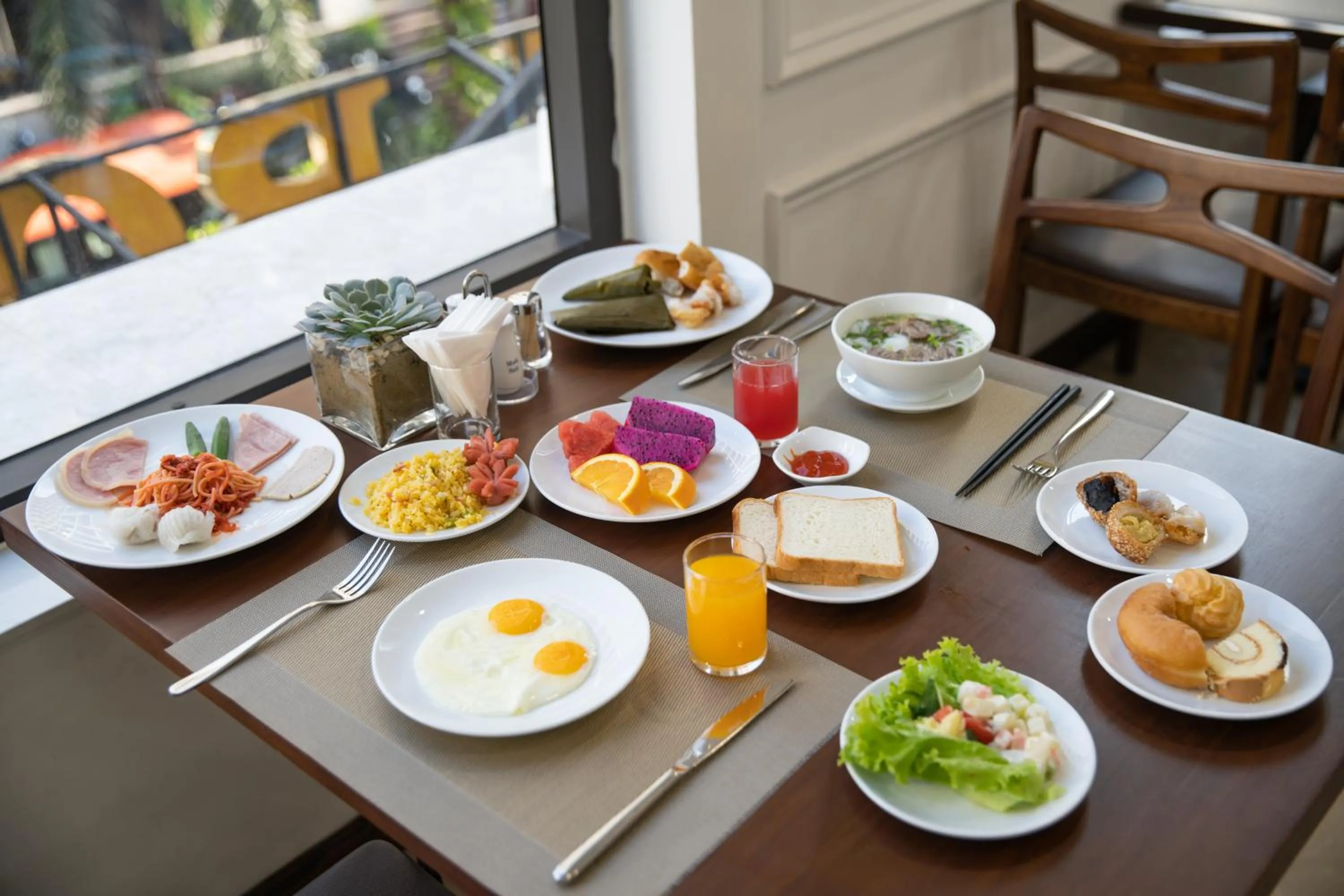 Food and drinks in The Sail Hotel - My Khe Beach