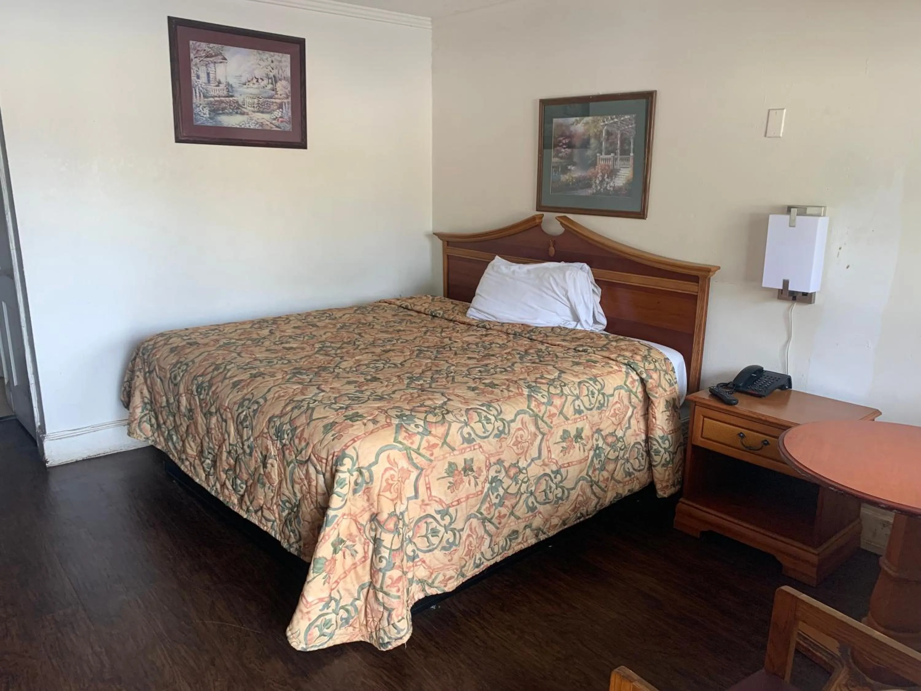 Economy Inn