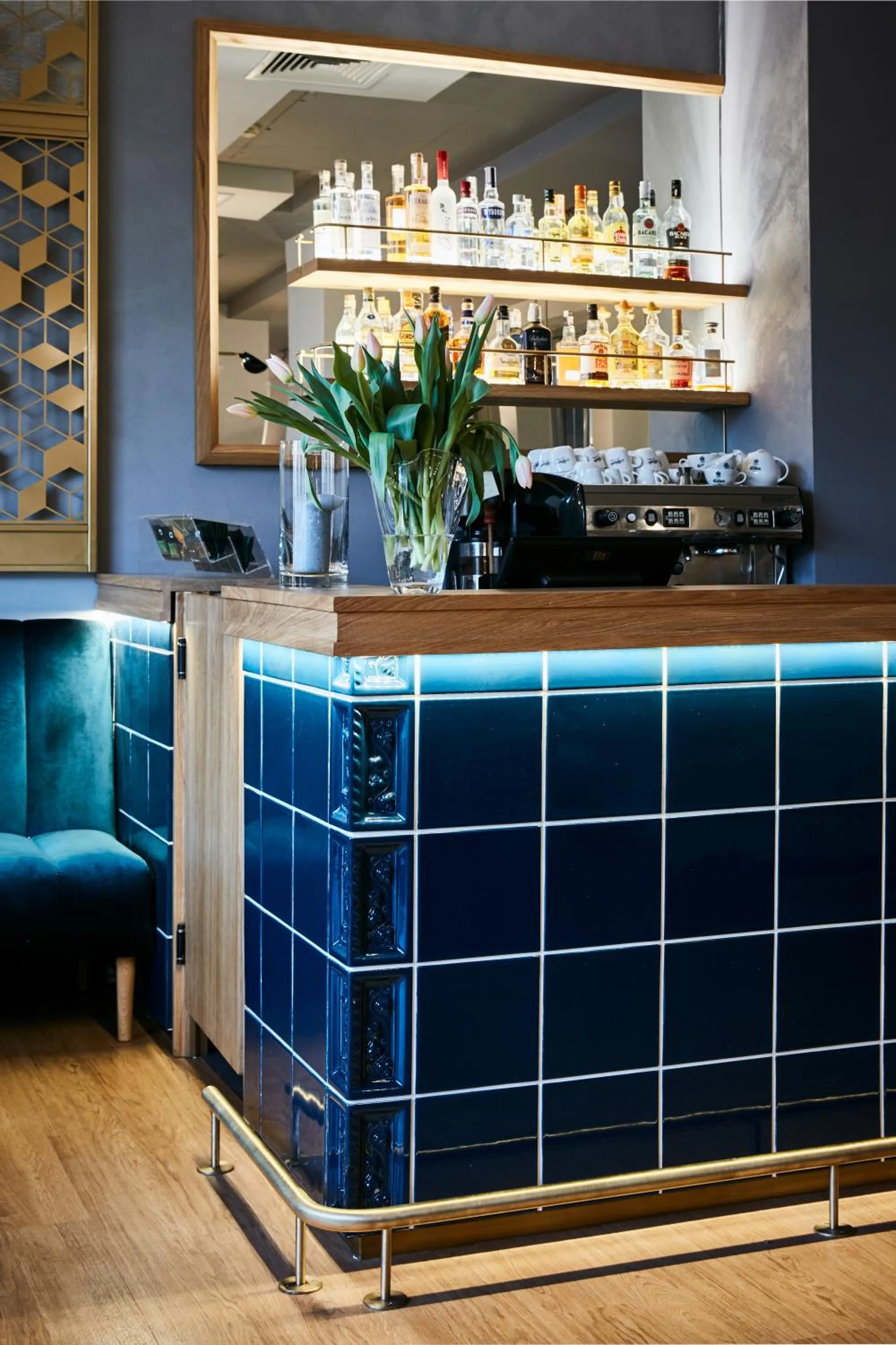 Lounge or bar in Hotel Apis