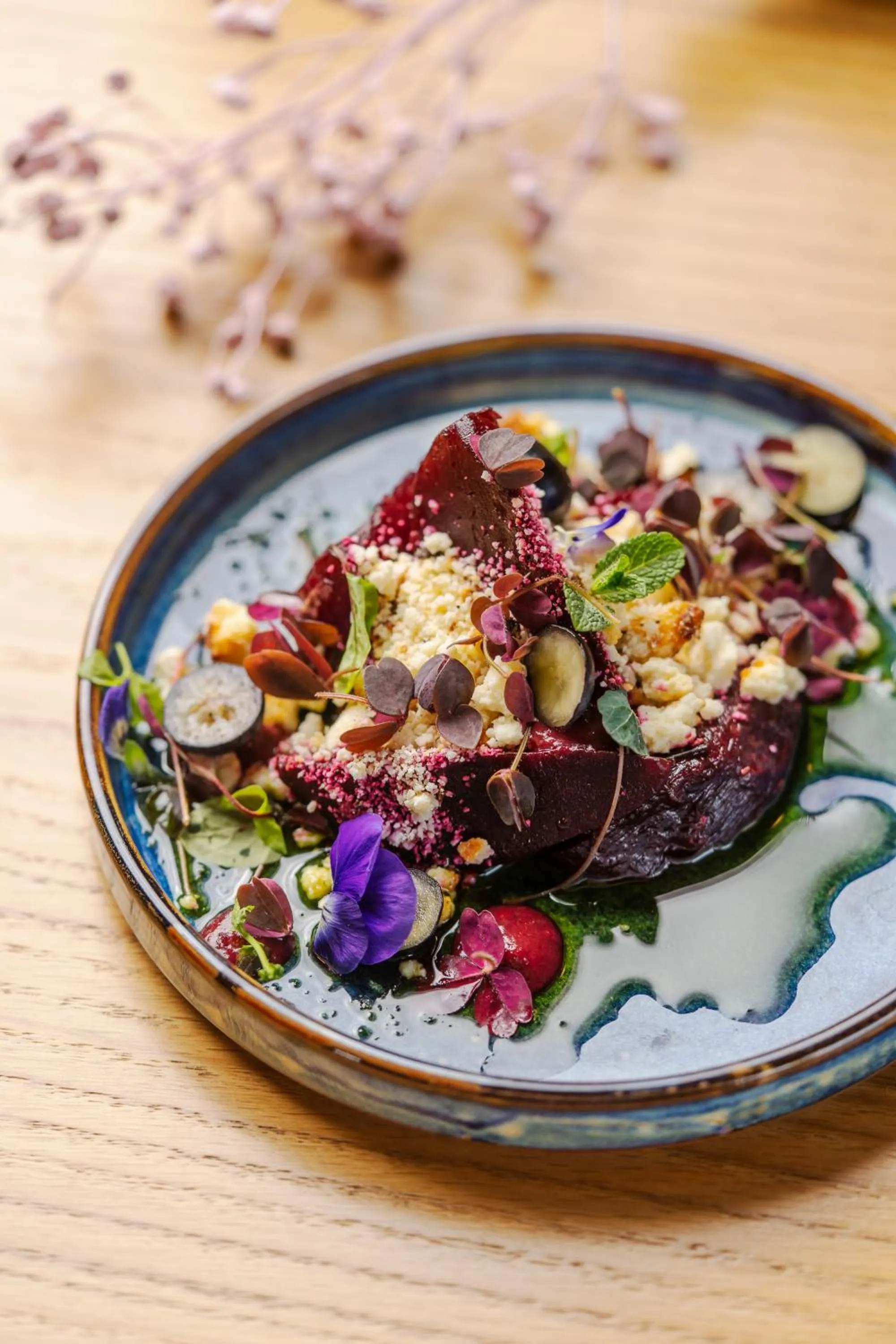 Restaurant/places to eat in Hotel Apis