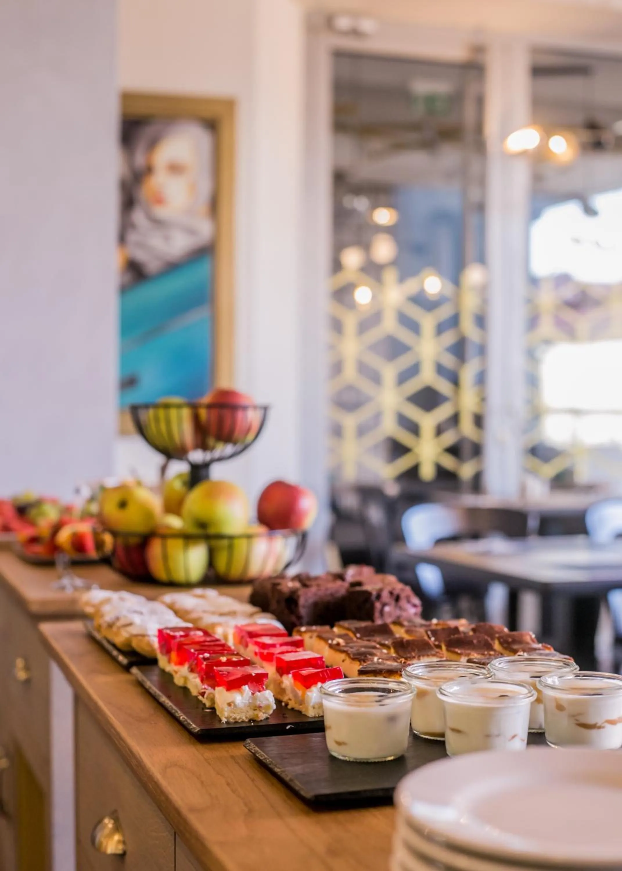 Food and drinks in Hotel Apis