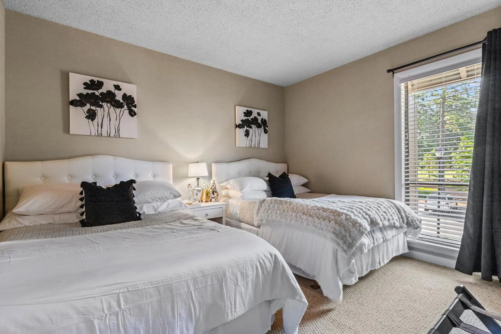 Bed in Legends and Masters Iron Suite