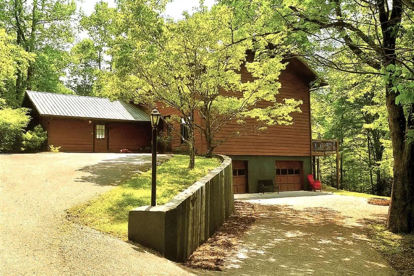 Property building in FREE Tickets! Wandering Bear Lodge 4BR Mountain Chalet with Hot Tub, Game Room & Fire Pit