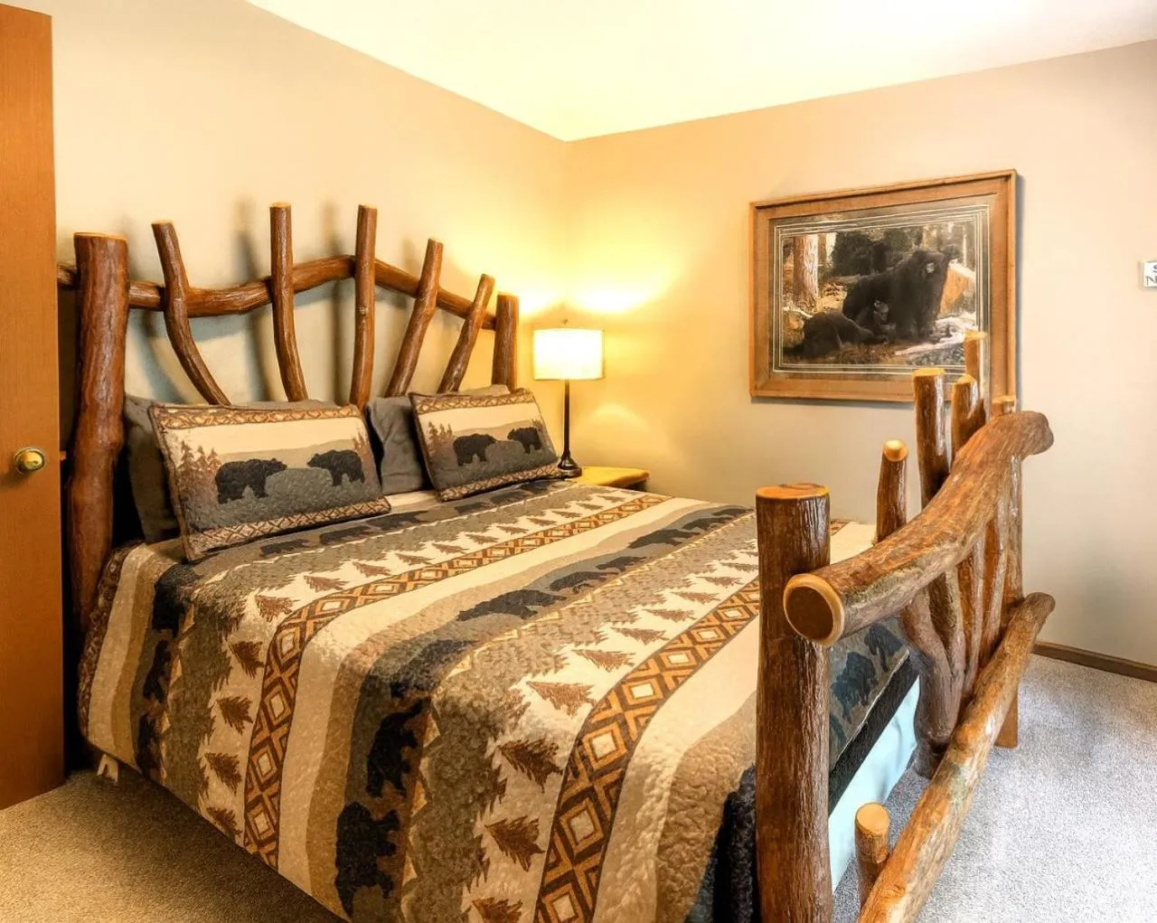 Bed in FREE Tickets! Wandering Bear Lodge 4BR Mountain Chalet with Hot Tub, Game Room & Fire Pit