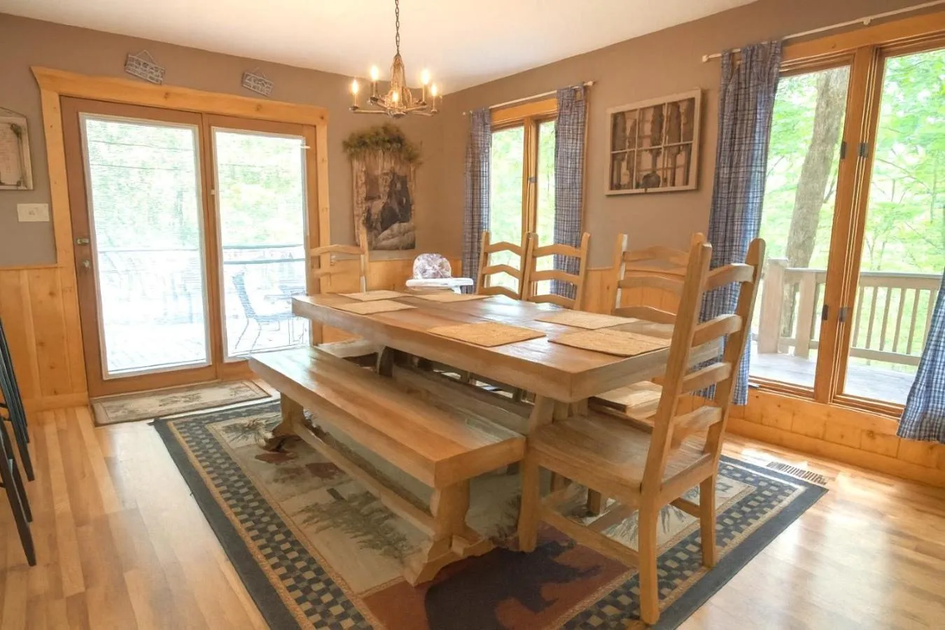 Dining area in FREE Tickets! Wandering Bear Lodge 4BR Mountain Chalet with Hot Tub, Game Room & Fire Pit