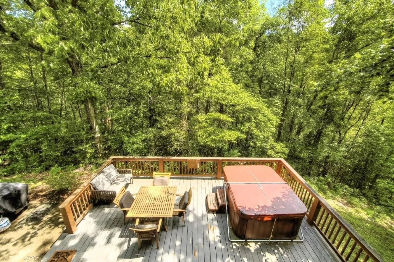 Patio in FREE Tickets! Wandering Bear Lodge 4BR Mountain Chalet with Hot Tub, Game Room & Fire Pit