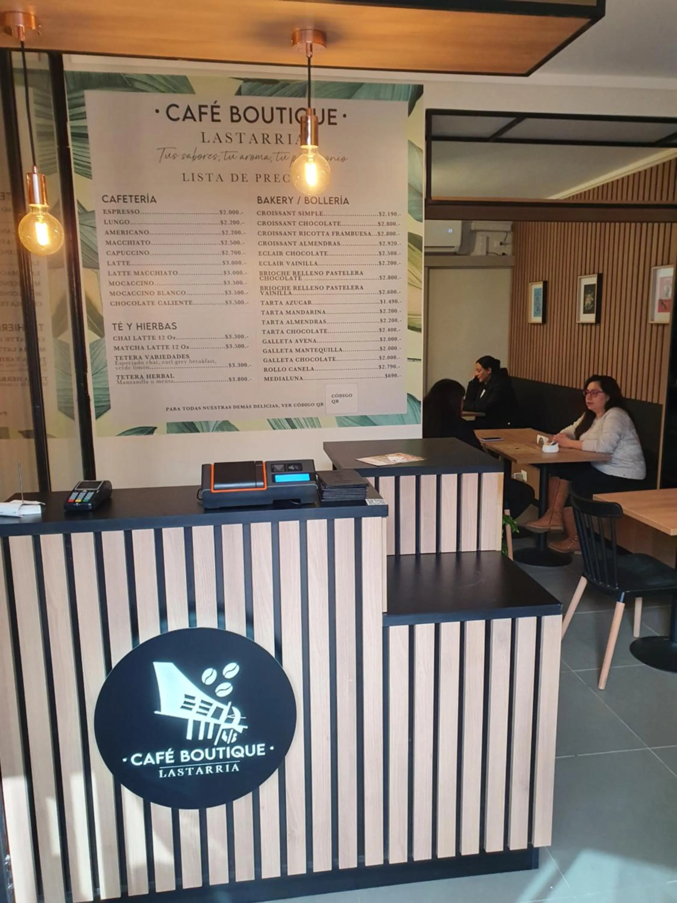 Restaurant/places to eat in Lastarria Hotel