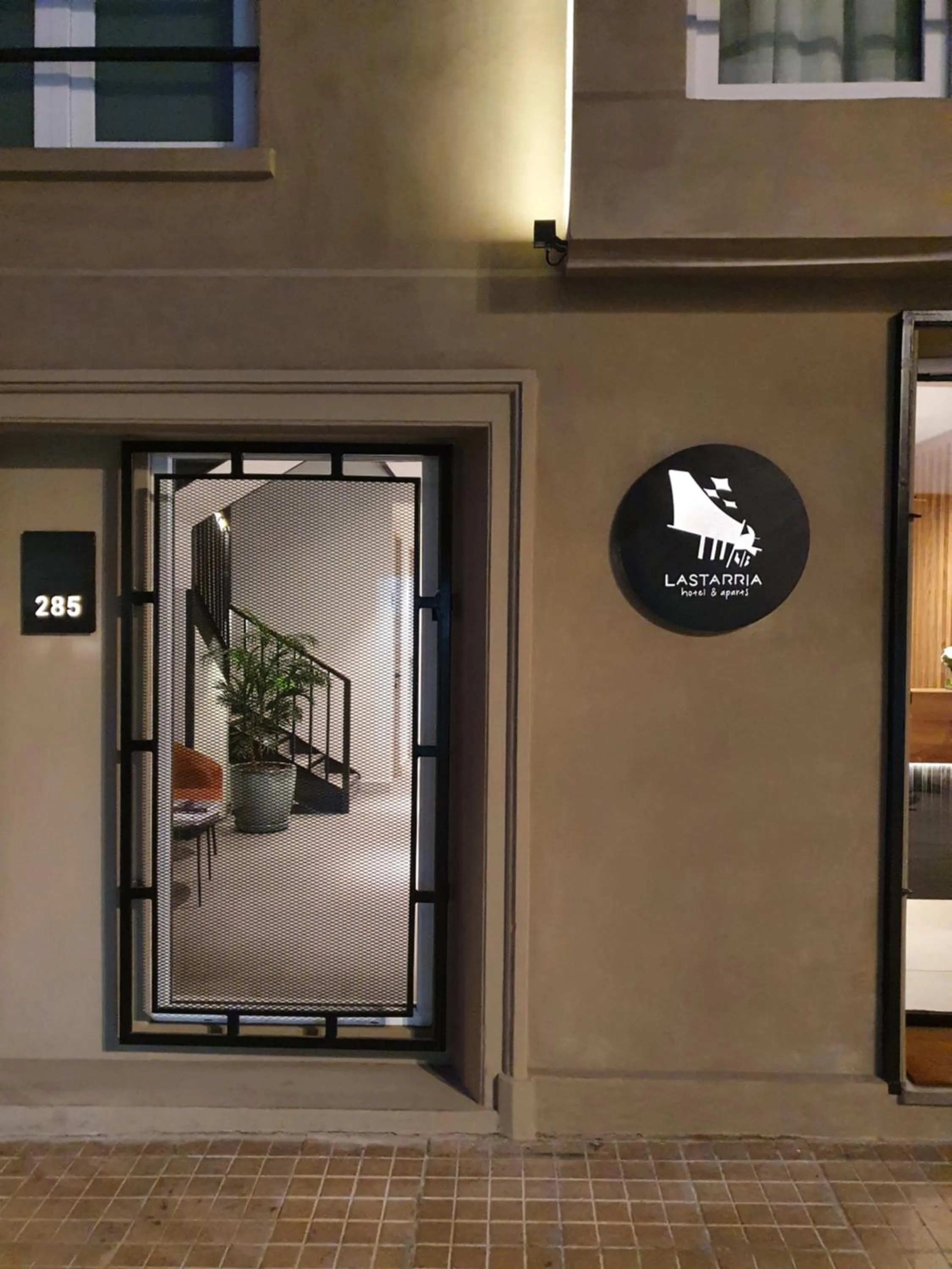 Facade/entrance in Lastarria Hotel