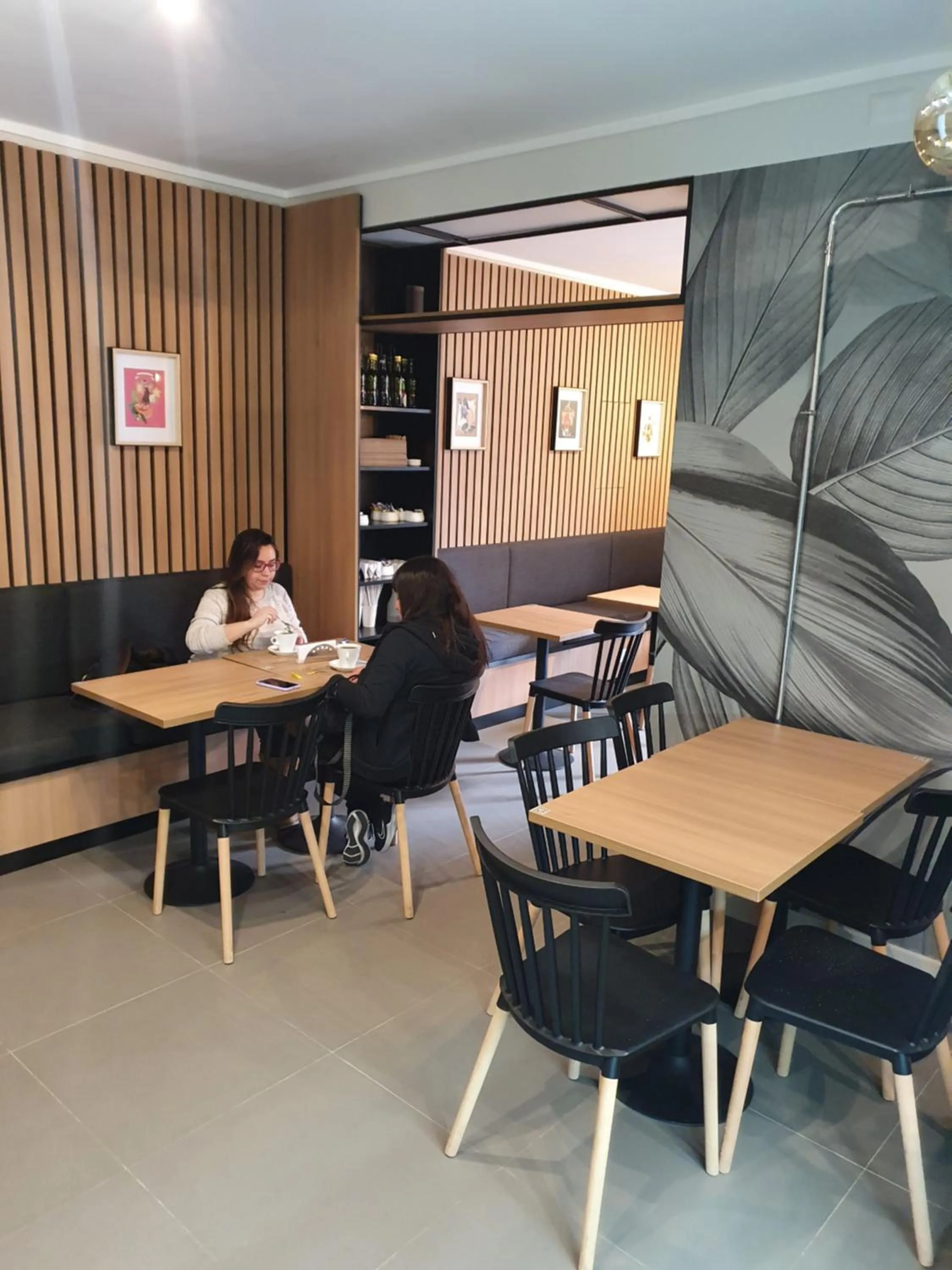 Restaurant/places to eat in Lastarria Hotel