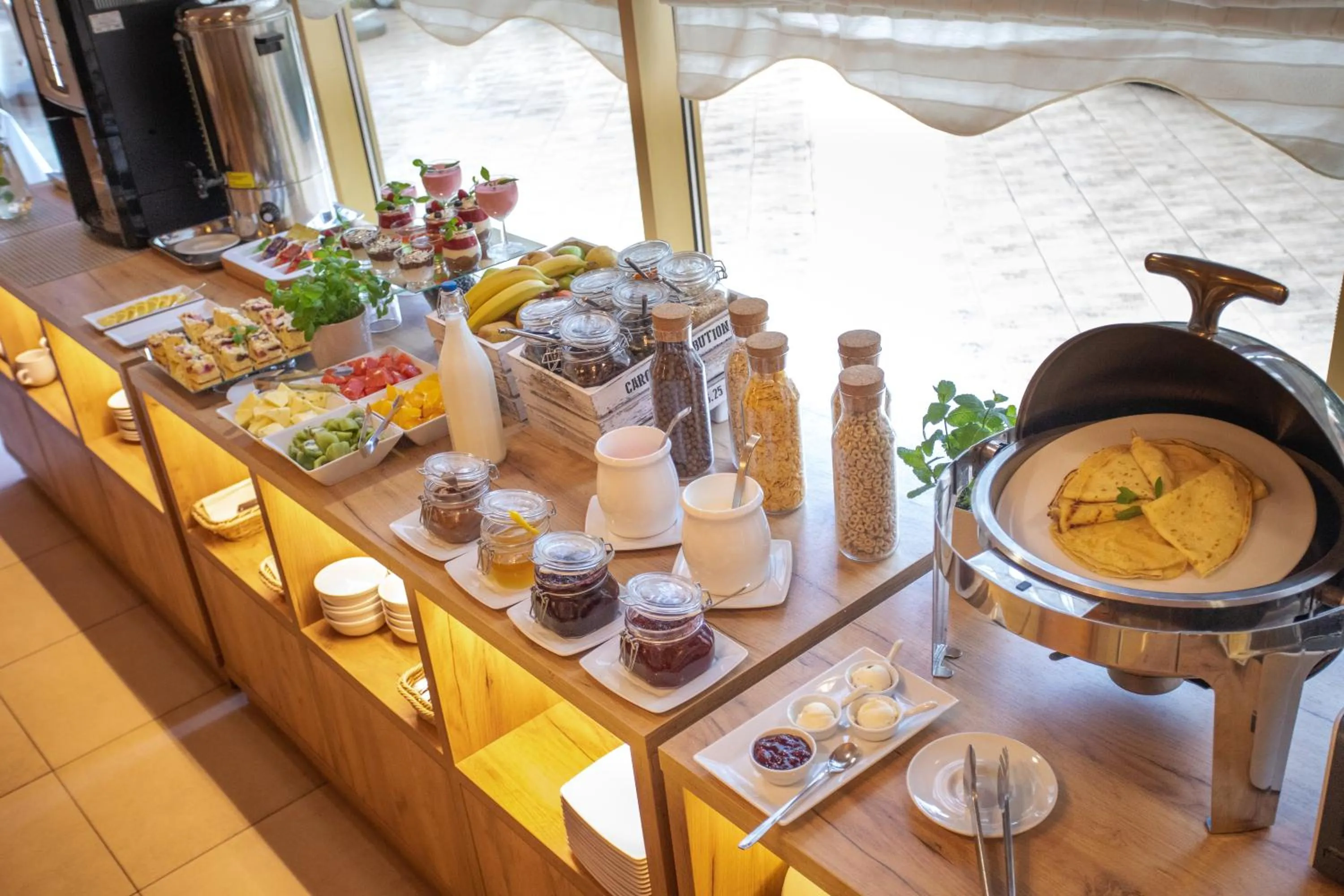 Buffet breakfast in Business Hotel Vega Wrocław