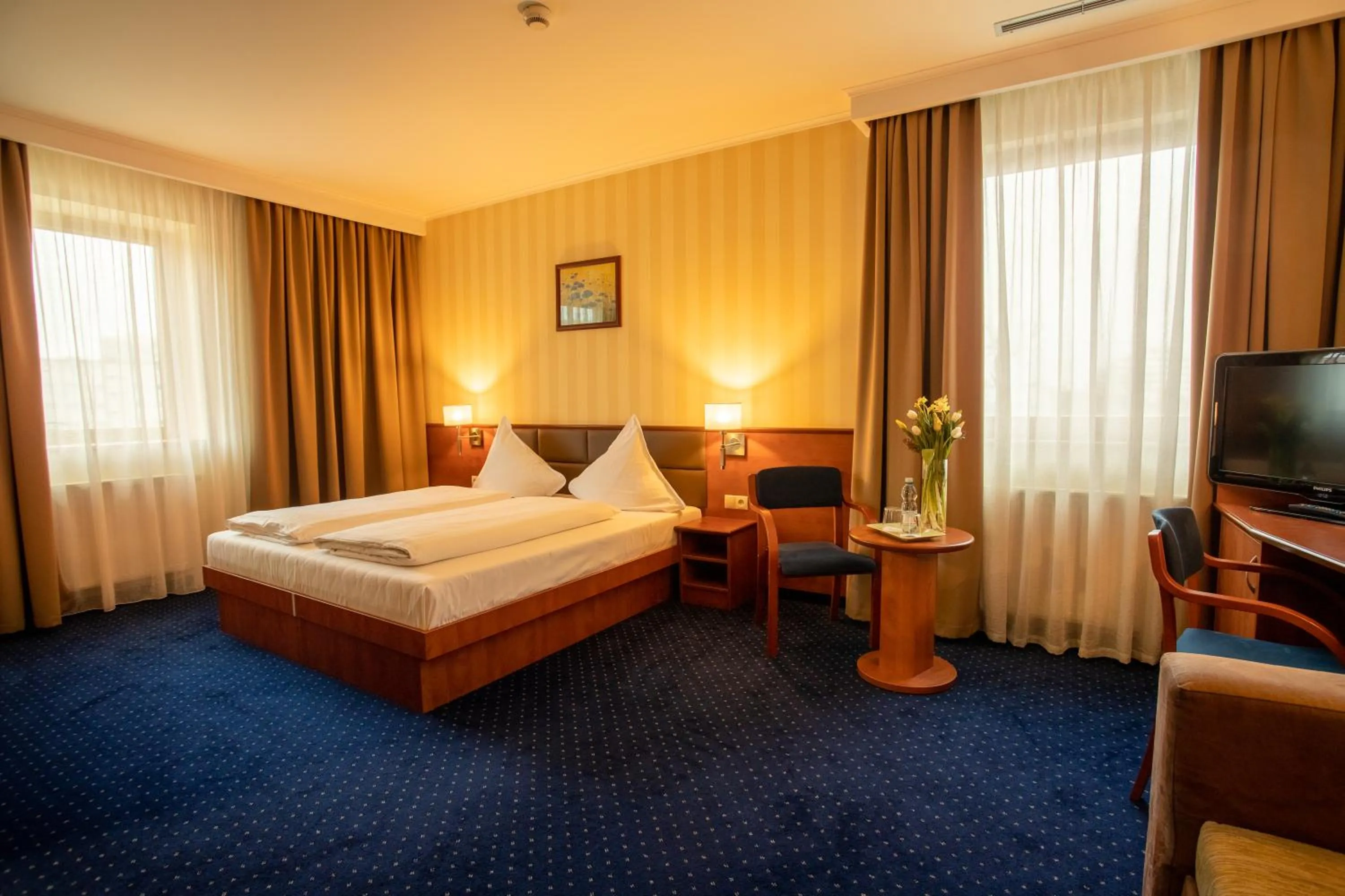 Photo of the whole room, Bed in Business Hotel Vega Wrocław