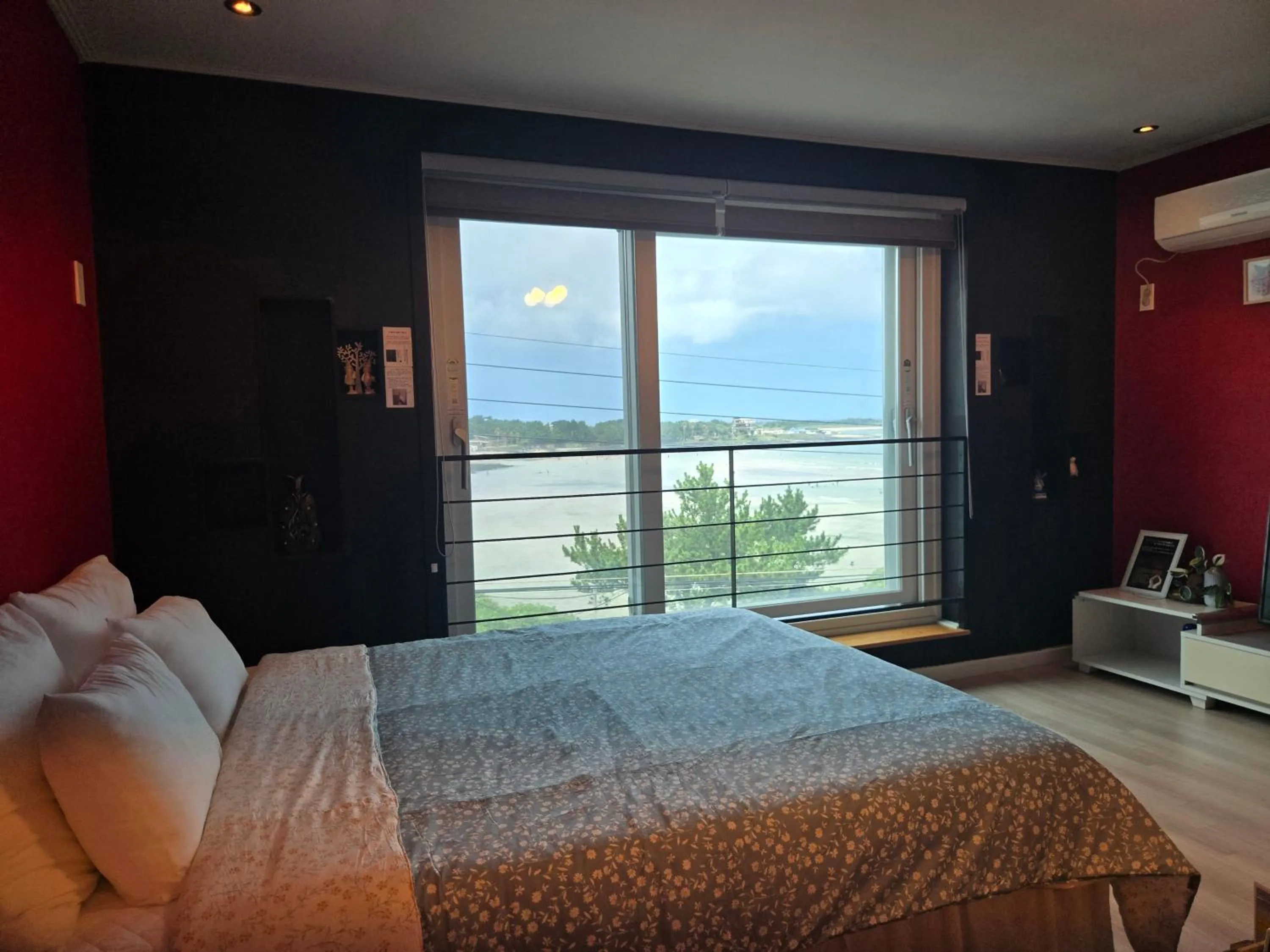 Bed in Jeju Gaviota Pension